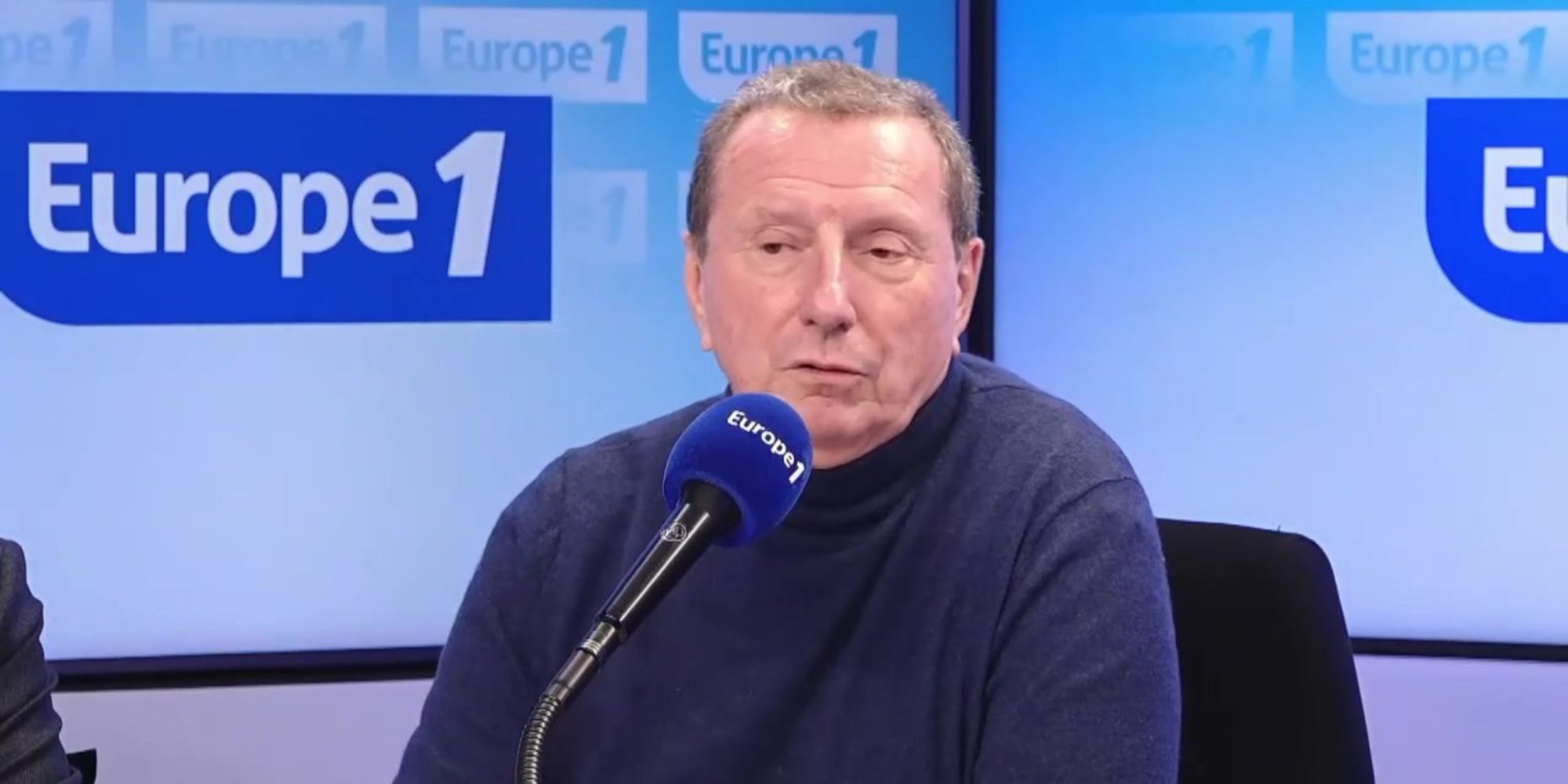 Cyril Hanouna – Photo de Coluche dans son cercueil : «Je n’ai jamais su comment ça a été possible», raconte Pierre Botton