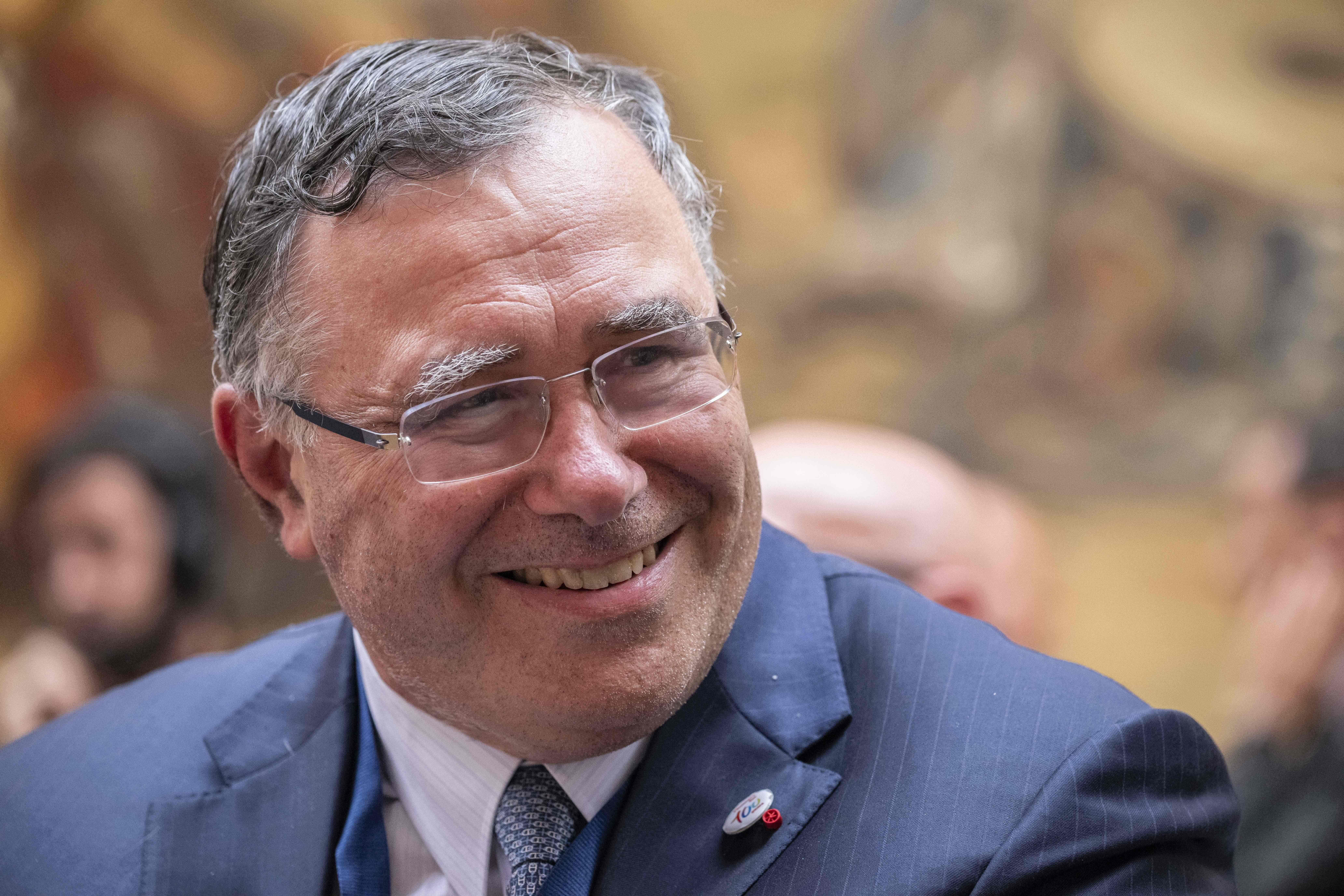 Patrick Pouyanné, Corsair, livres : les dynamiques économiques en coulisses