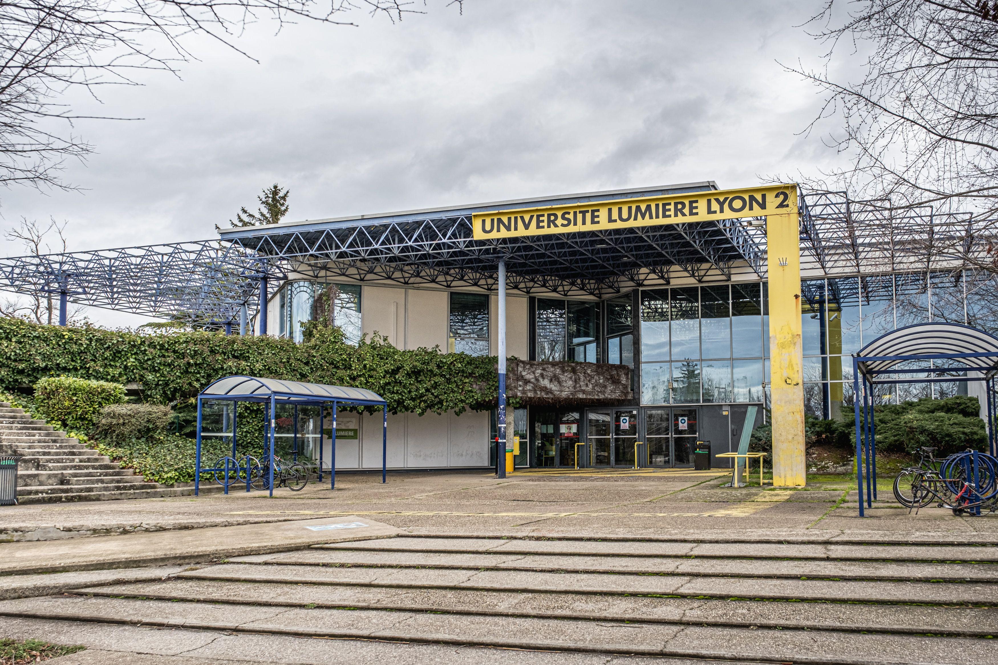 Lyon-2 : 50 universitaires réclament la démission de la présidente de la fac en soutien au professeur agressé