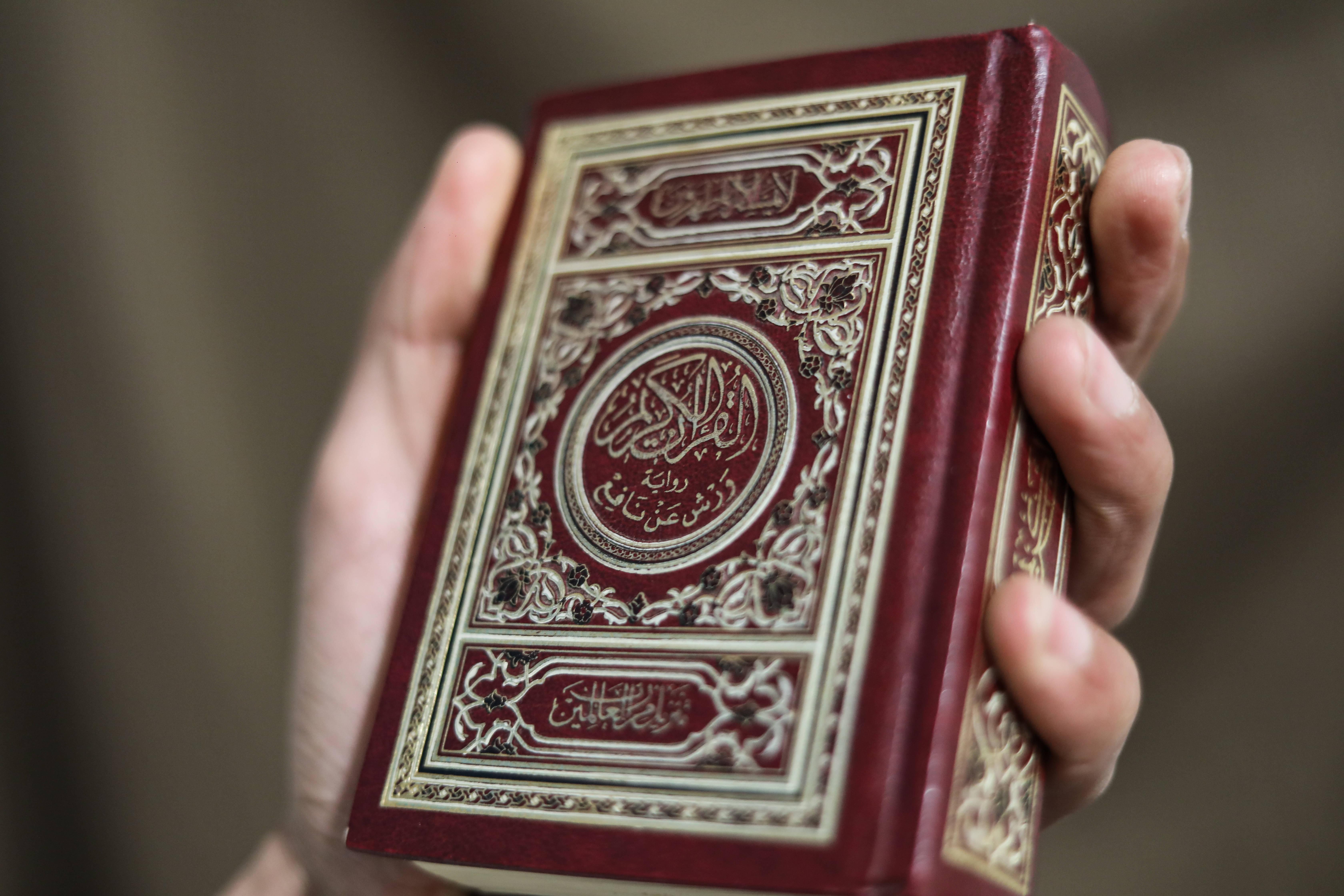 Belgique : des centaines de Coran retrouvés sur les pare-brises de voitures à Liège