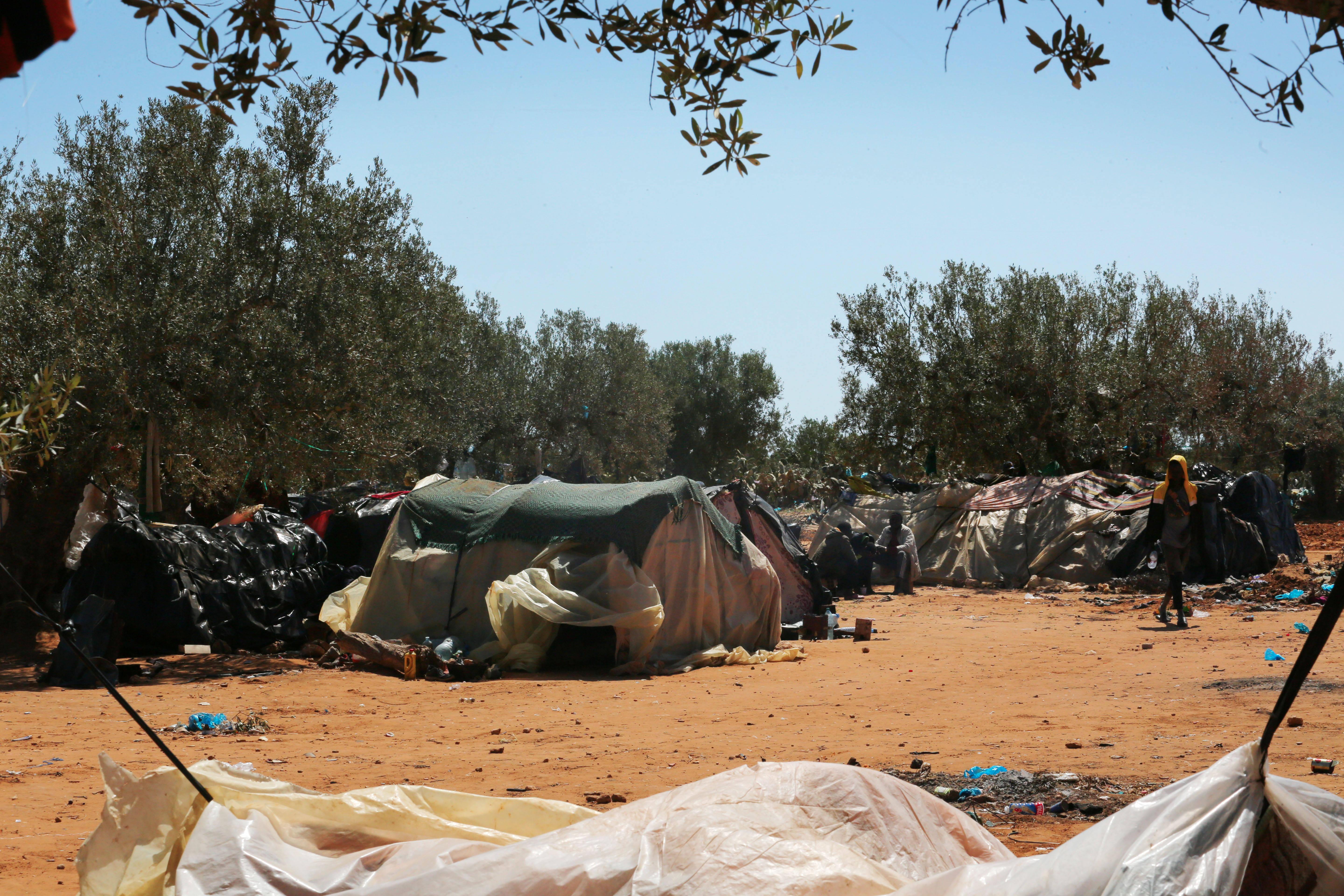 «Faire cesser le désordre» : la Tunisie ordonne le démantèlement d’un immense camp de migrants
