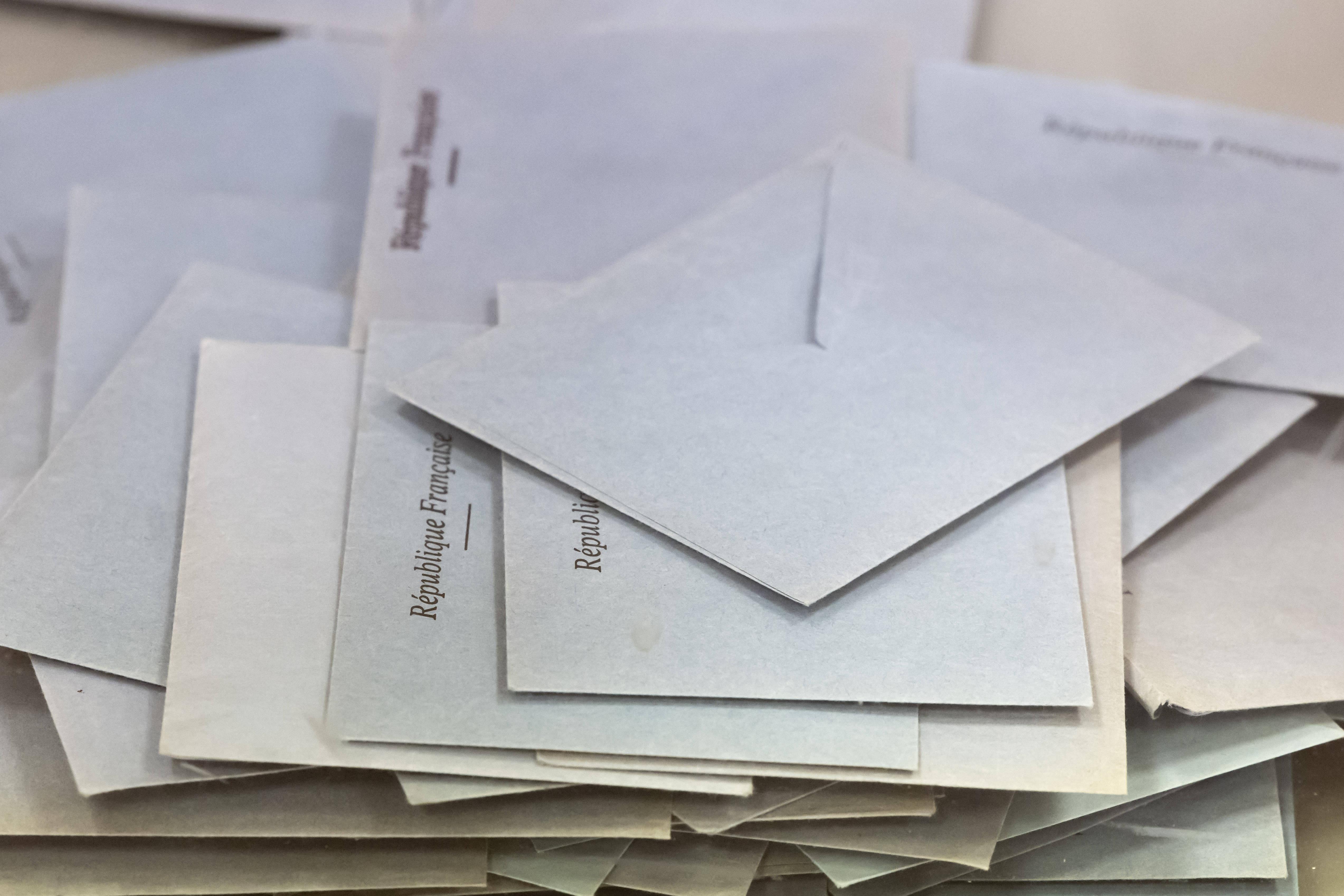 Réforme électorale : derrière la parité, l’asphyxie organisée des communes rurales