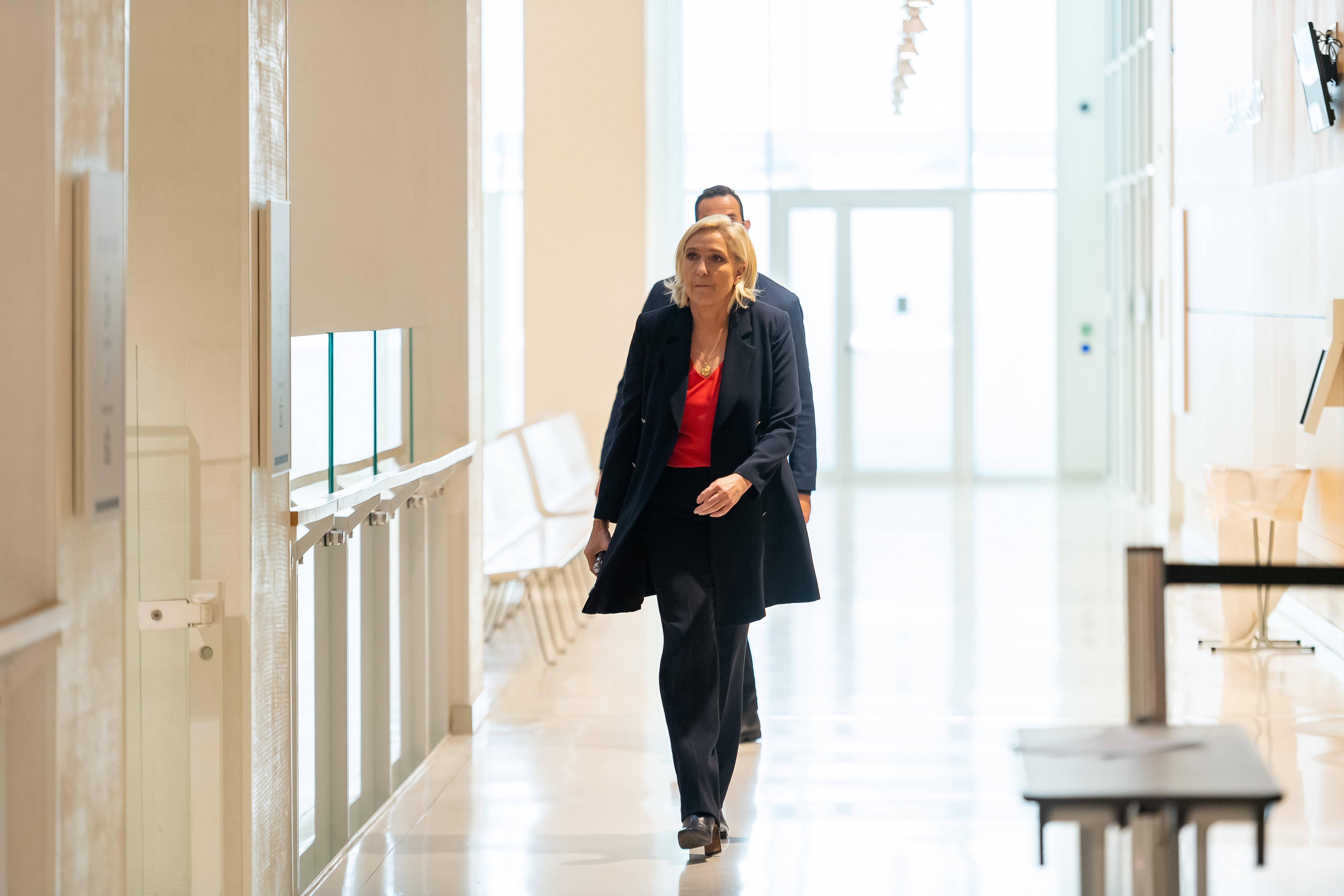 Condamnation de Marine Le Pen : un homme de 76 ans placé en garde à vue après une publication sur X ciblant la juge