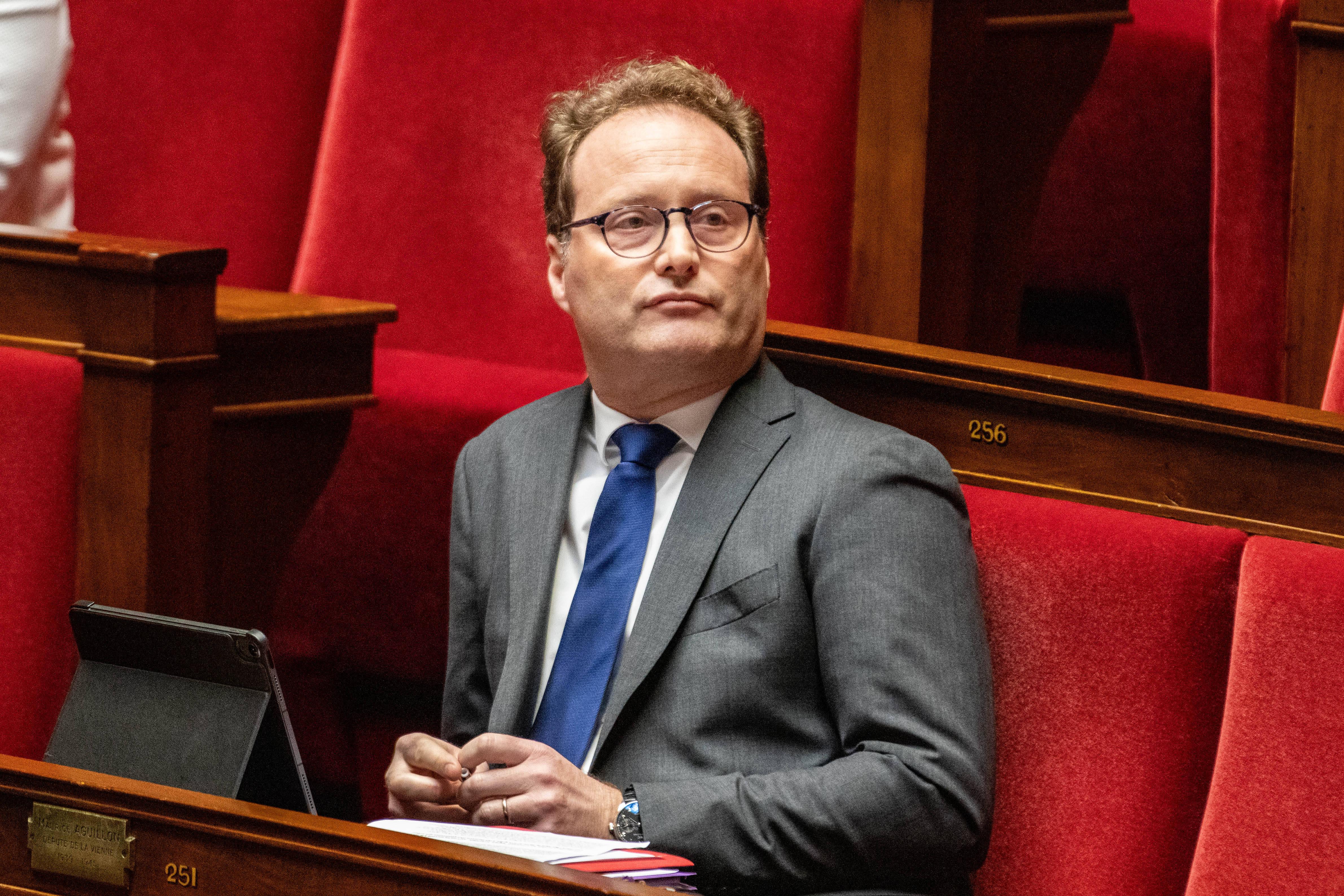 «Progrès démocratique», «déconnectée»… À un an des municipales, la loi PLM fracture la classe politique