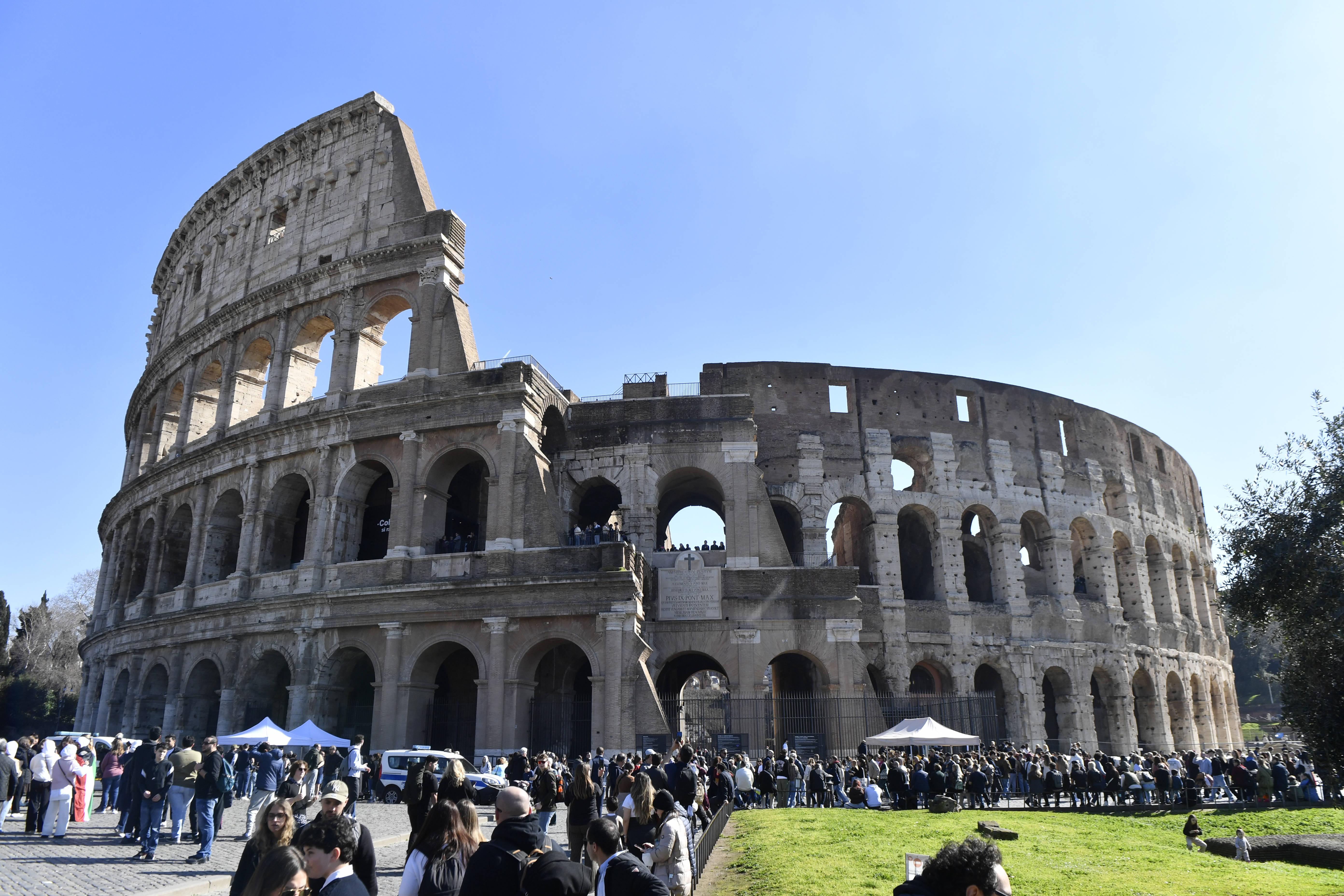 «Ils ont tous des couteaux» : le quartier du Colisée à Rome gangrené par l’insécurité