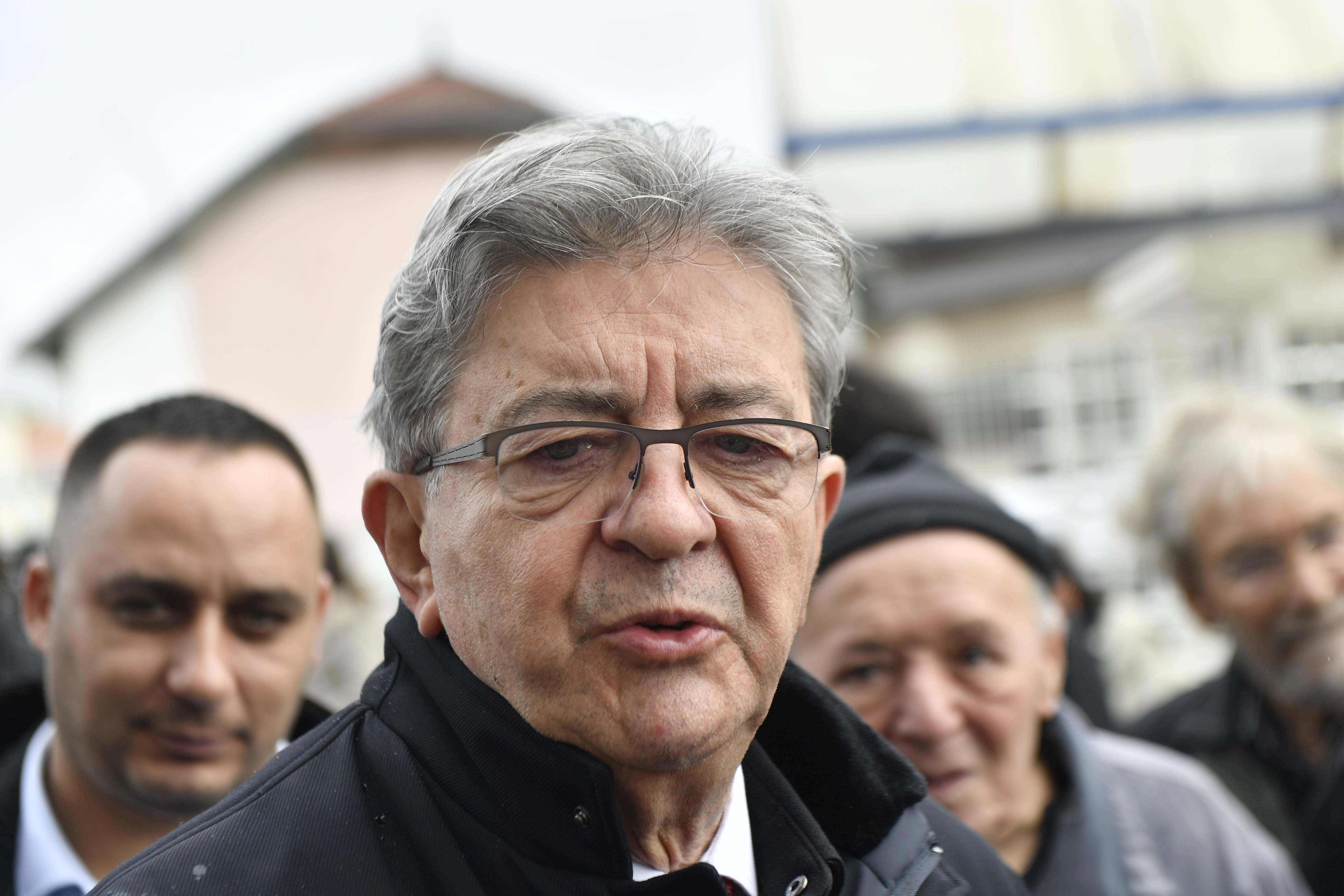 Immigration : La France insoumise veut inscrire le droit du sol dans la Constitution