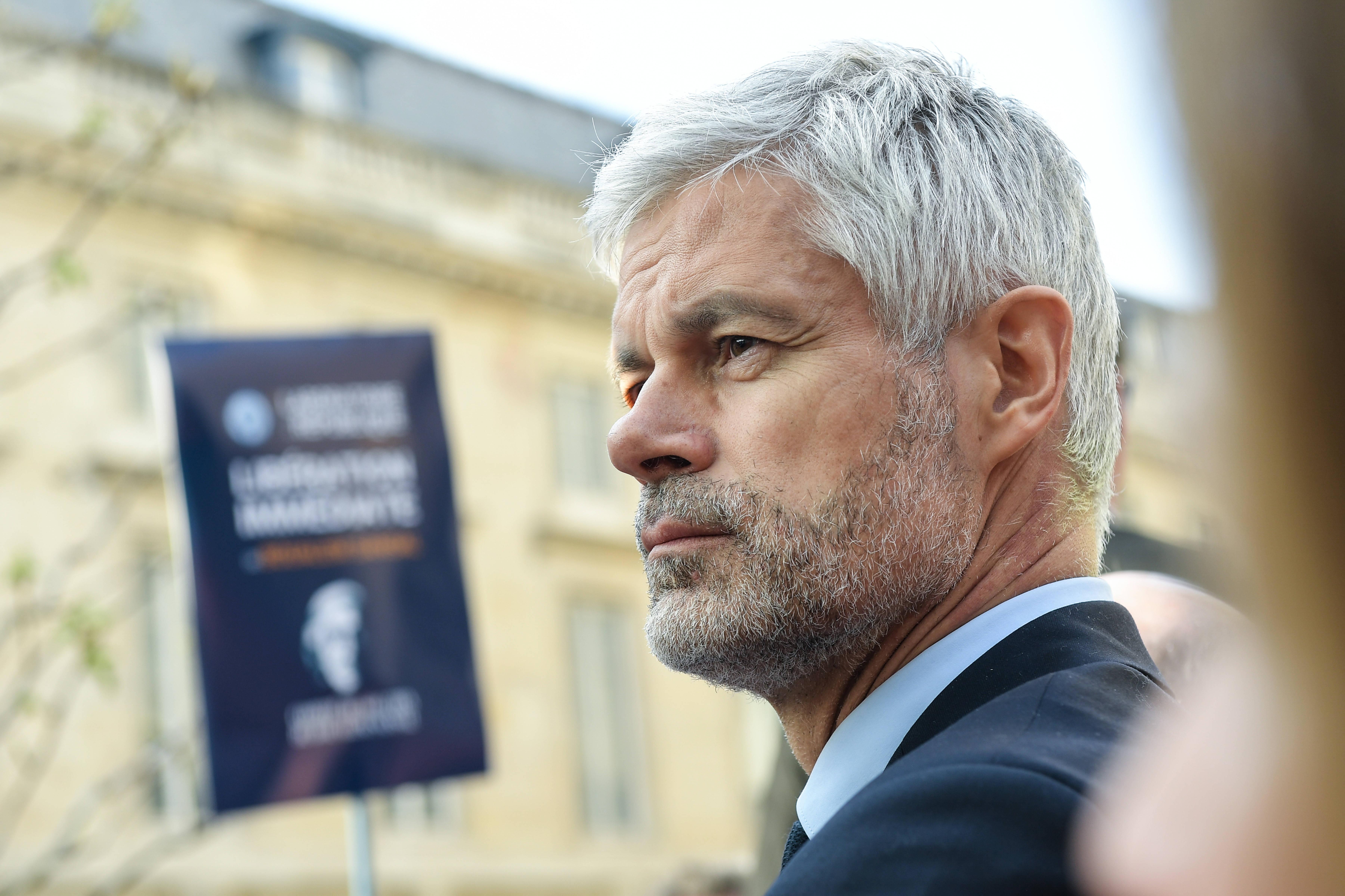 Immigration : qu’est-ce que le titre de séjour pour «étranger malade» que Laurent Wauquiez appelle à supprimer ?