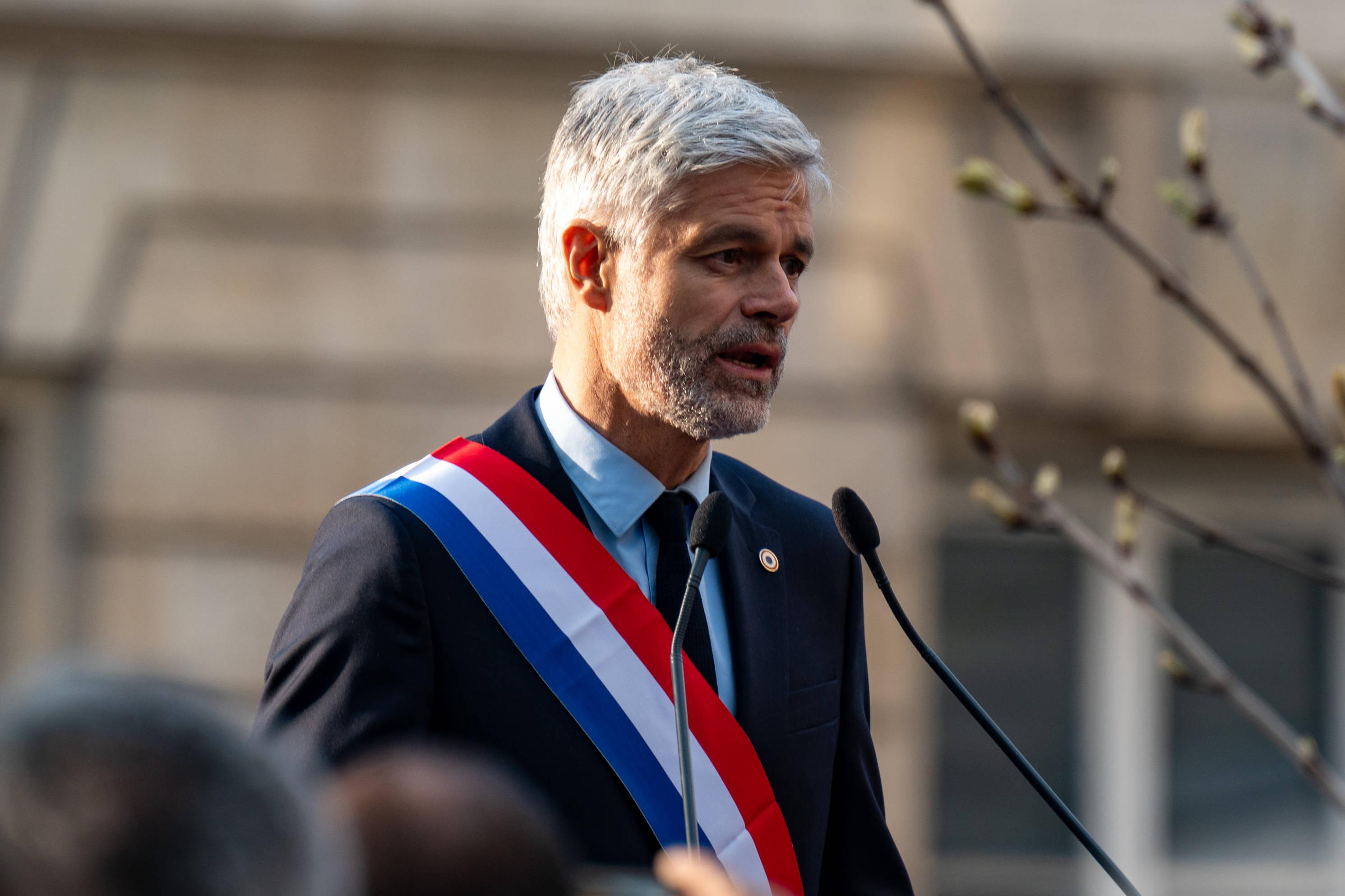«Enfermer les OQTF à Saint-Pierre-et-Miquelon» : la proposition choc de Laurent Wauquiez secoue la classe politique