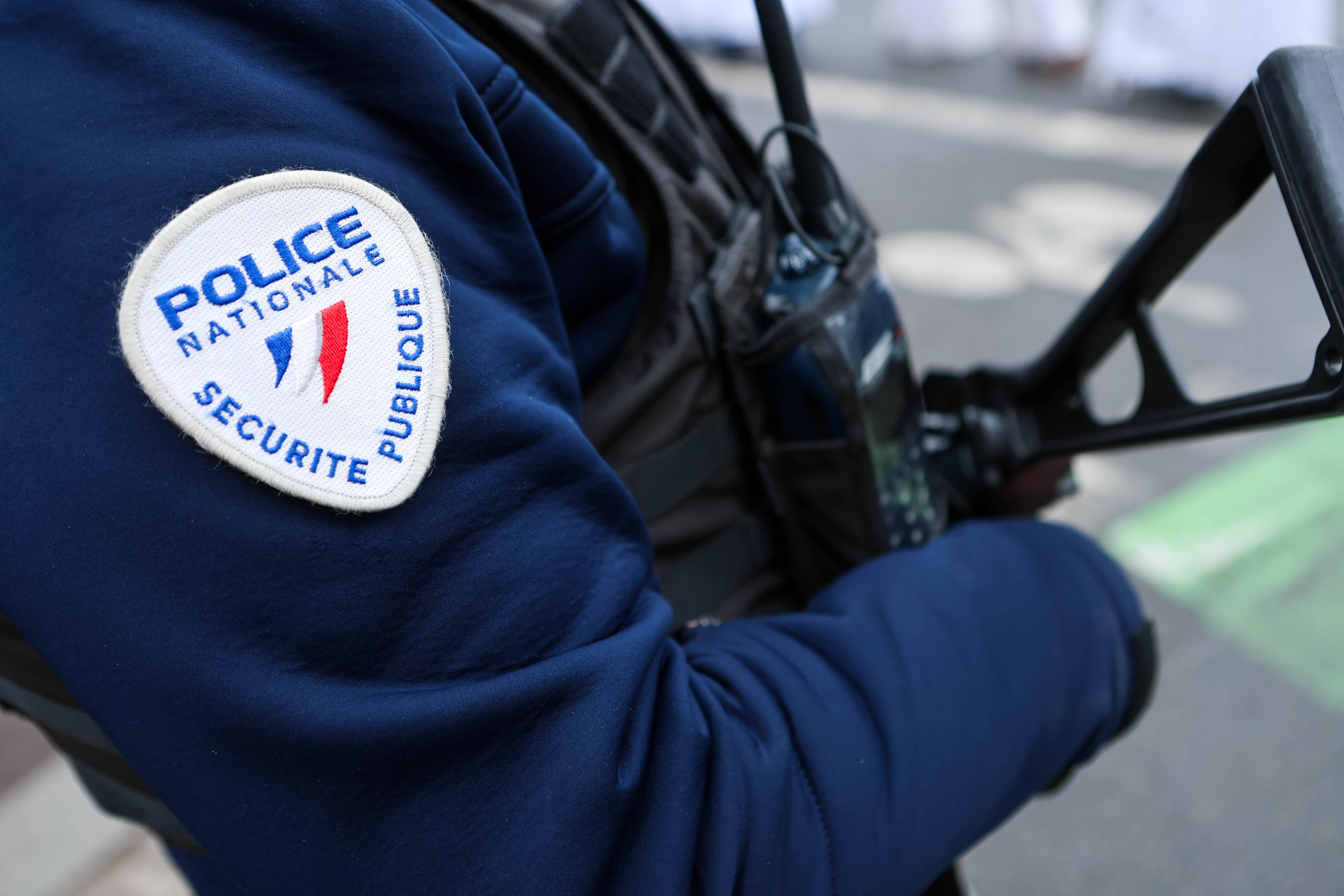 Hauts-de-Seine : un jeune homme violemment attaqué par des individus armés de couteaux et de barres de fer