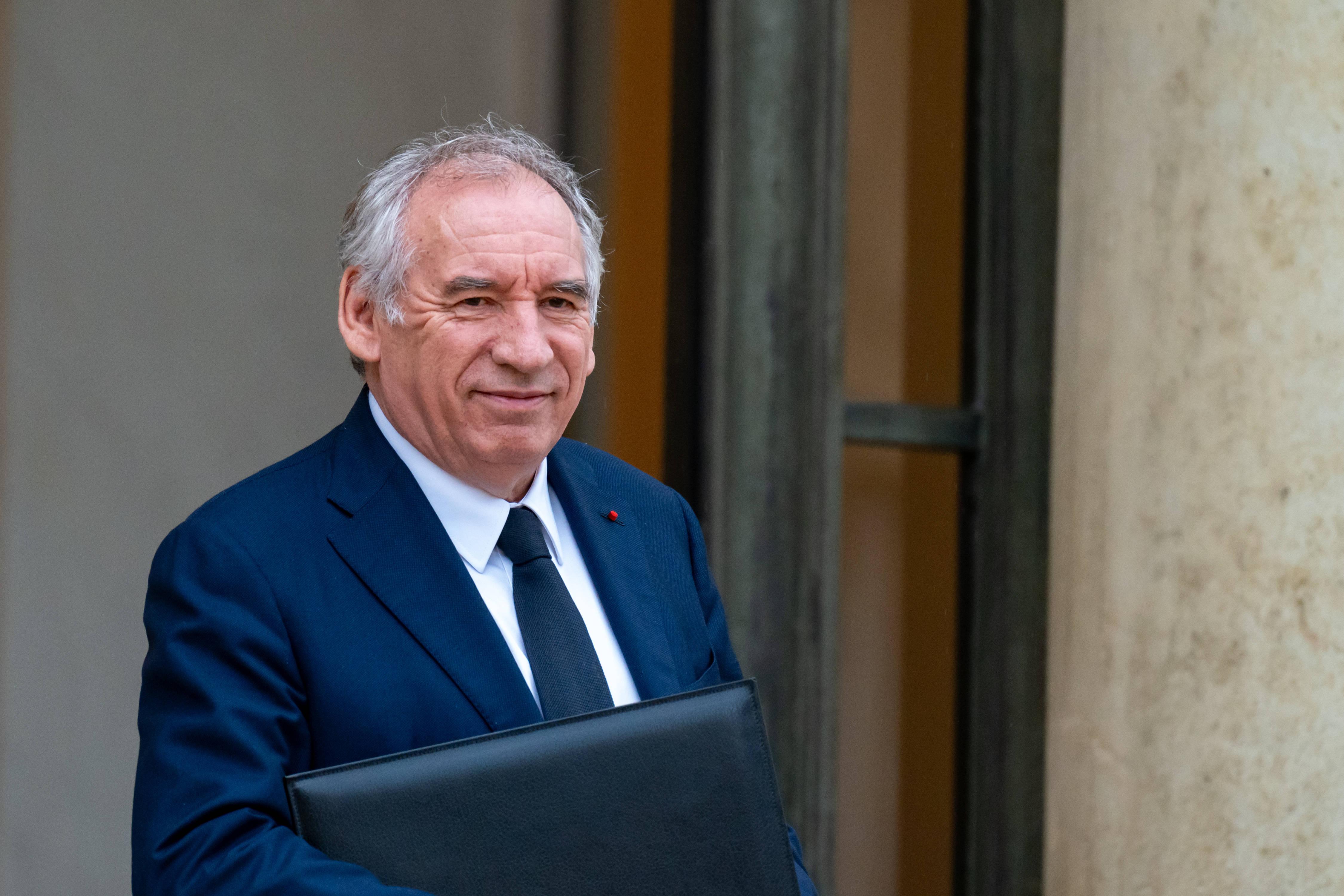 Attaque au couteau dans un lycée de Nantes : Bayrou exige «une intensification des contrôles» dans les écoles