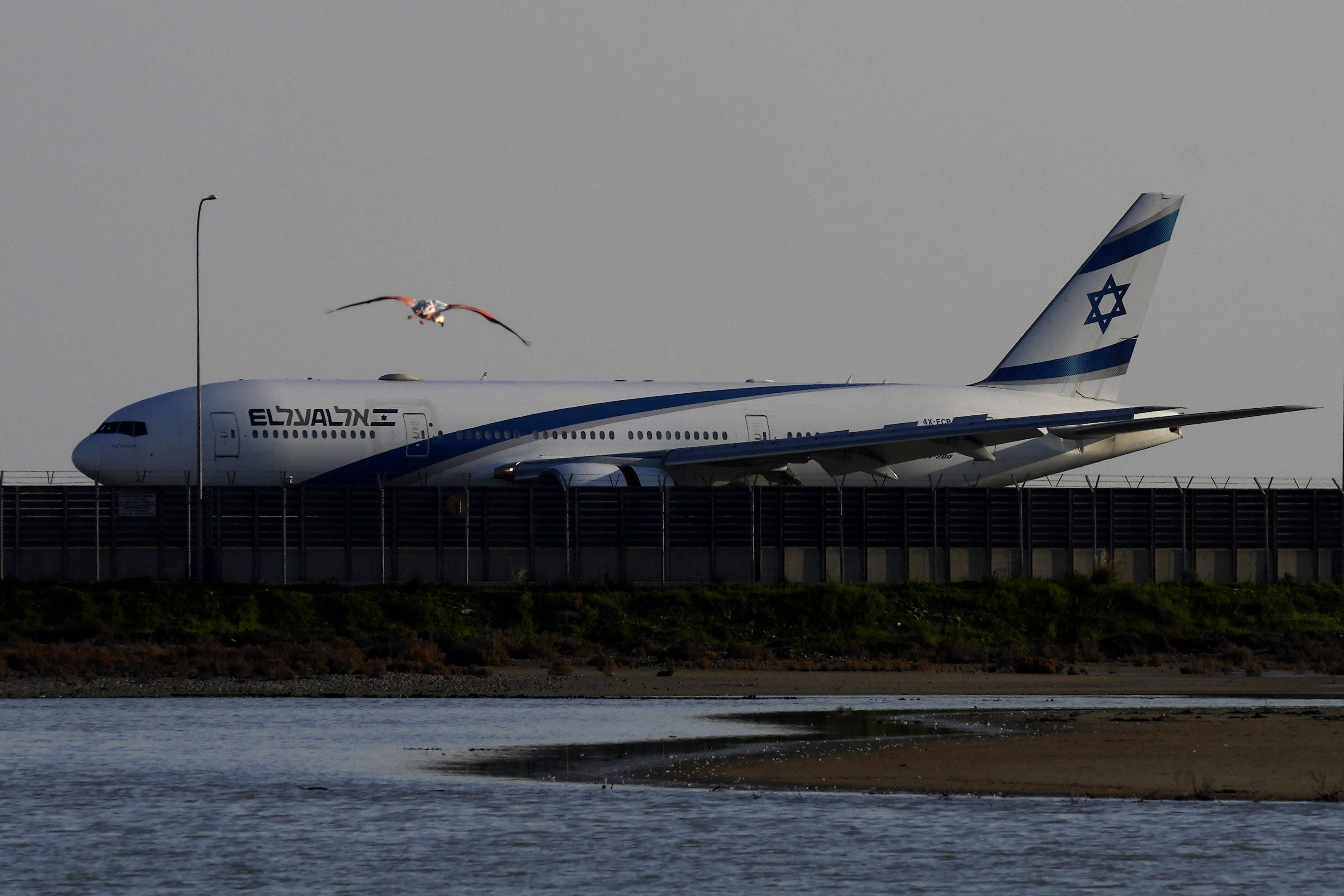 «Diffusion de la haine anti-Israël» : deux députées britanniques de gauche refoulées à l’aéroport Ben Gourion