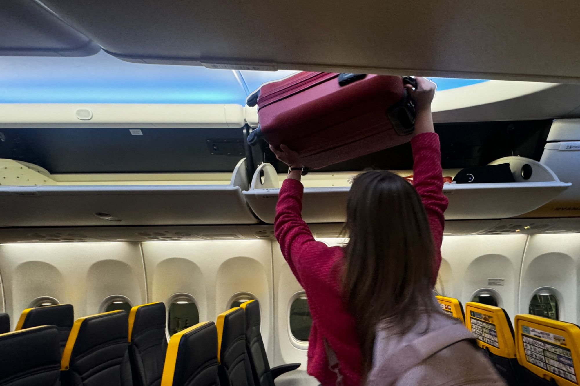 Bagages à main : Ryanair, EasyJet et 5 autres compagnies low cost visées pour frais abusifs en Europe