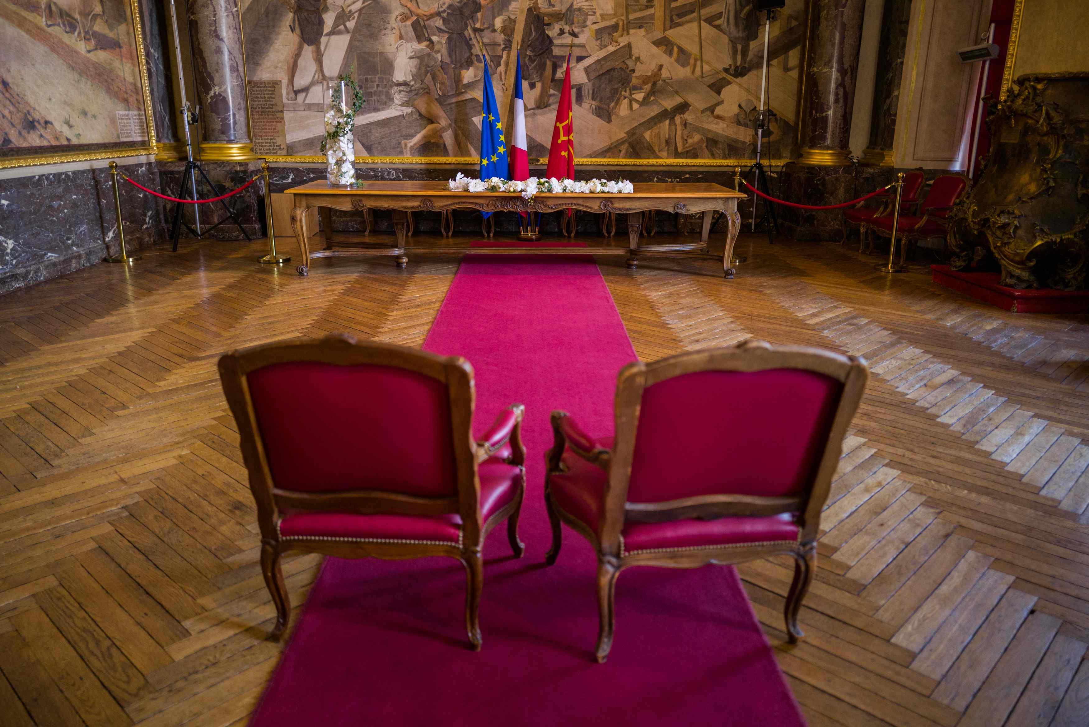 SONDAGE – 73 % des Français souhaitent interdire les mariages entre Français et étrangers en situation irrégulière