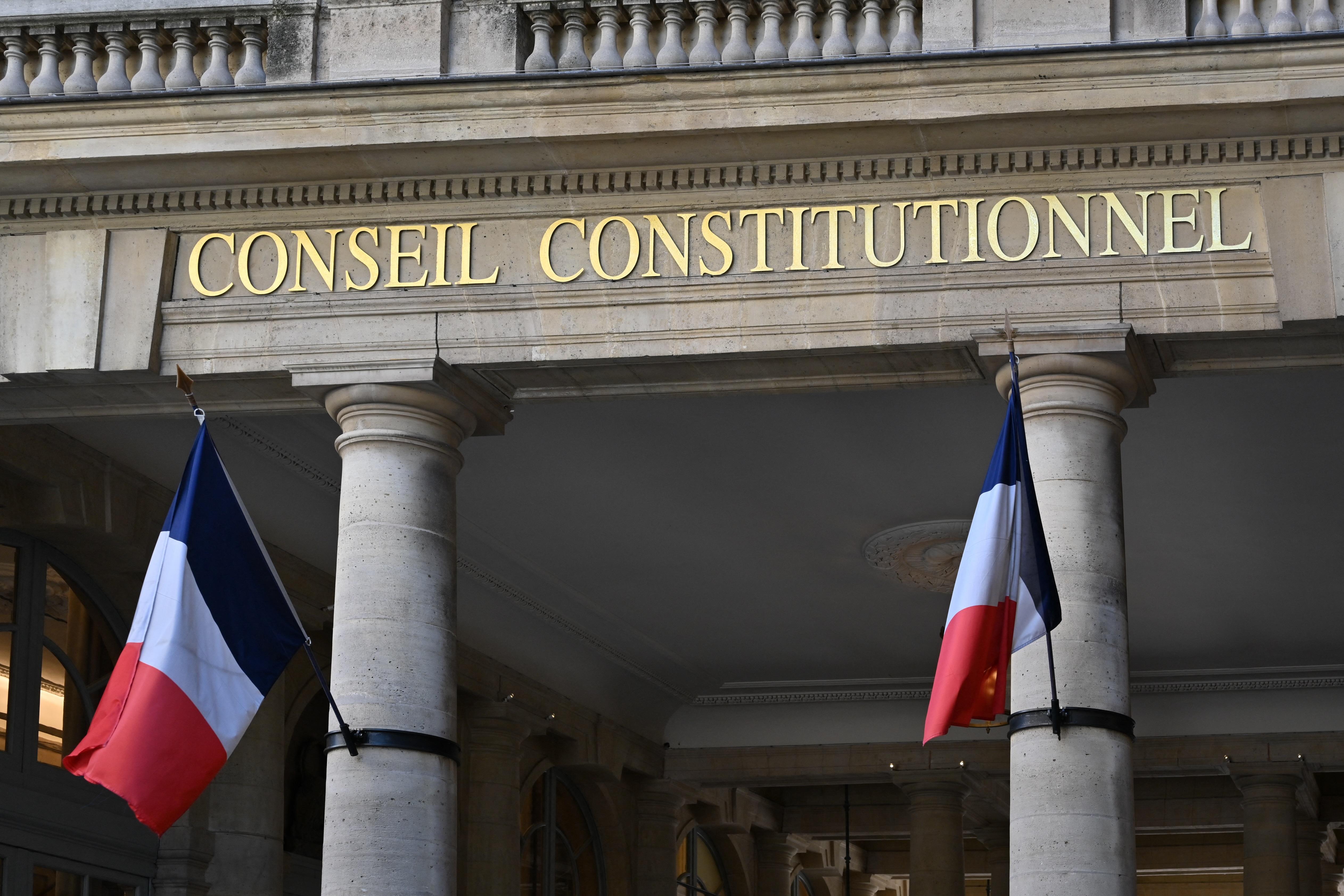 Le Conseil constitutionnel censure encore un article-clé de la loi immigration