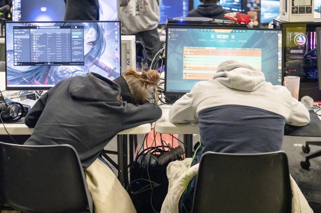 Révolution numérique : sommes-nous devenus les esclaves des écrans ?