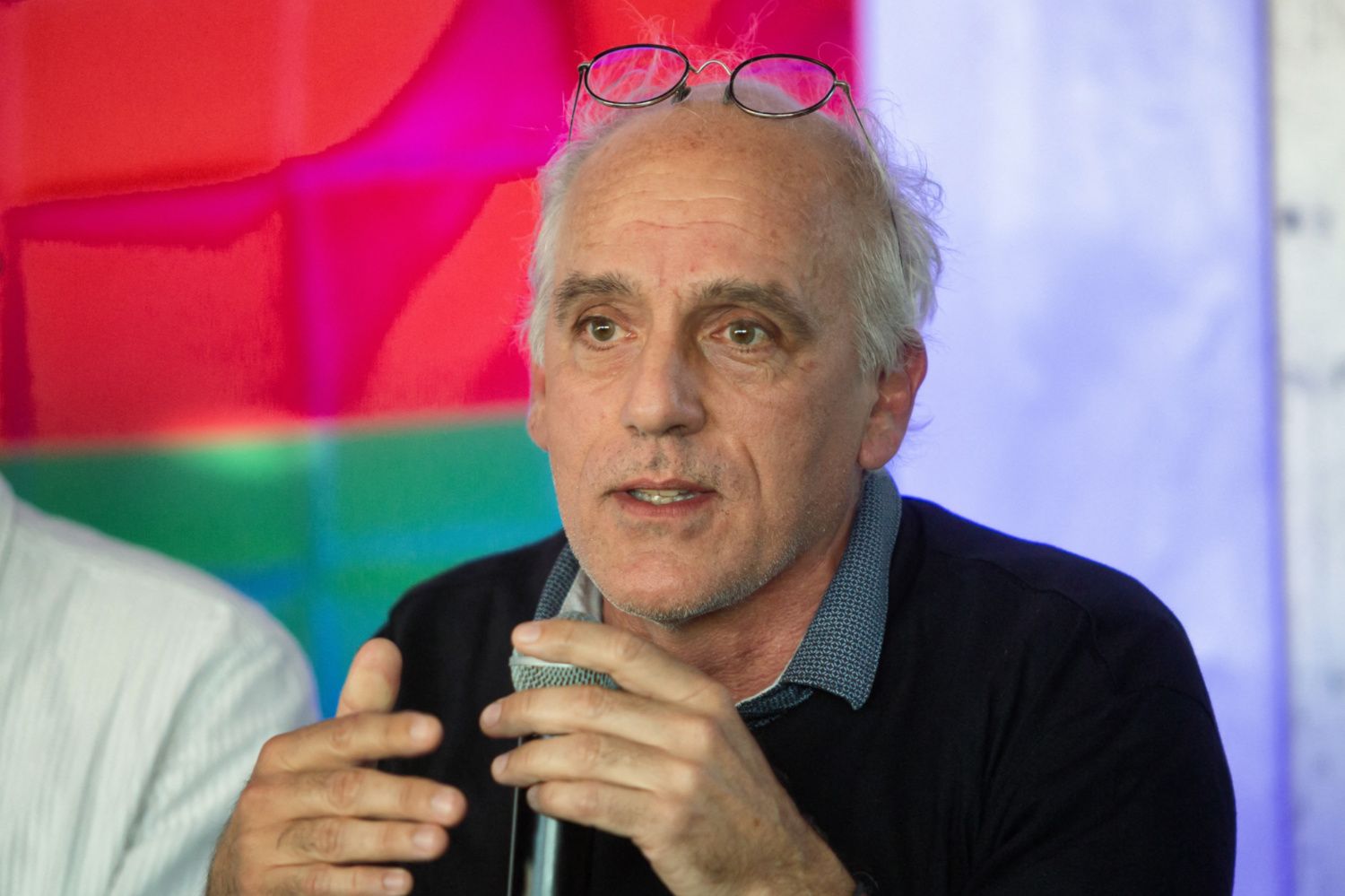 Bordeaux : Philippe Poutou se reconvertit et ouvre… une librairie ce vendredi