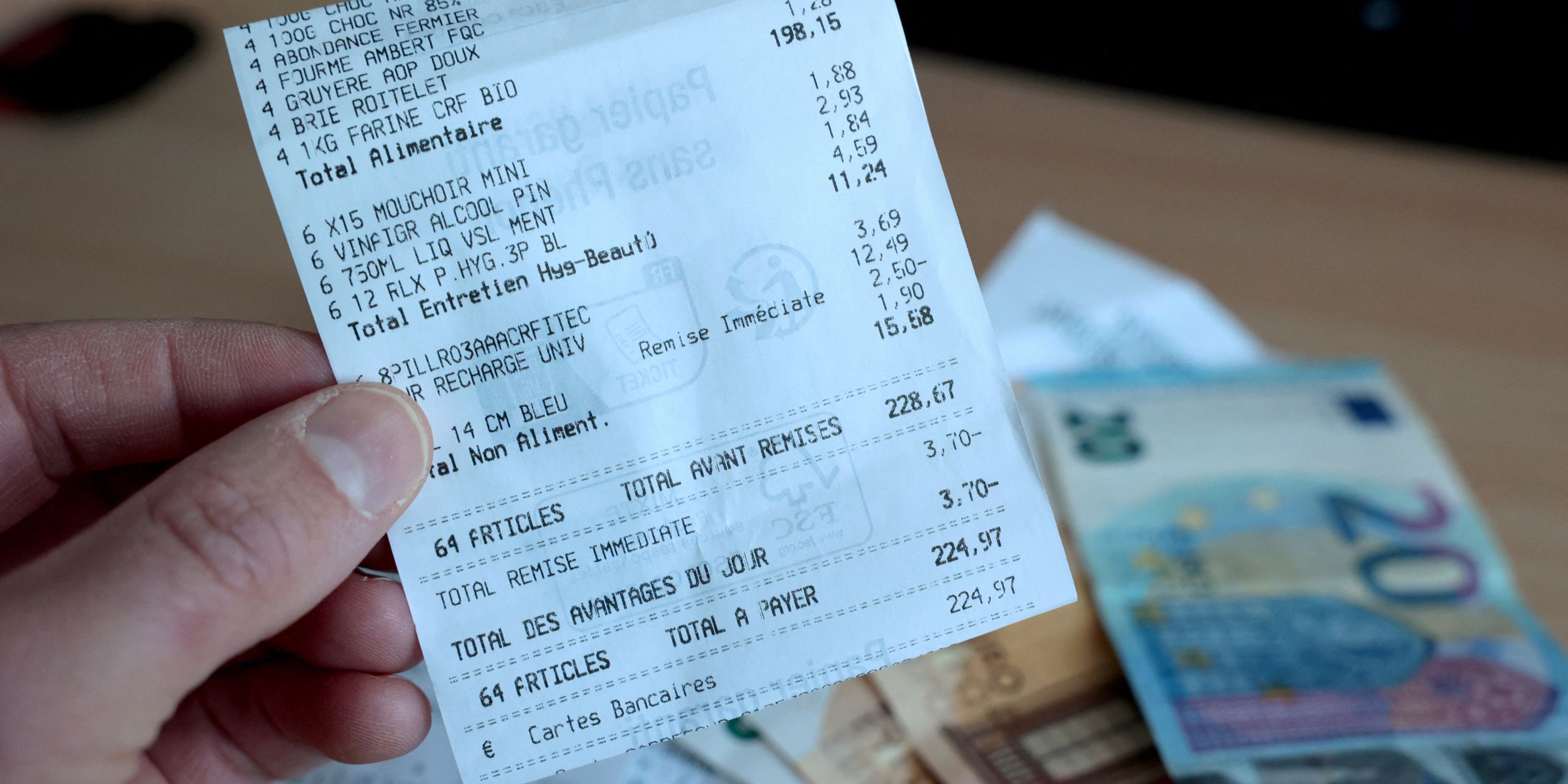 «La dette est énorme !» : près de Toulouse, ces consommateurs qui anticipent de potentielles nouvelles hausses d’impôts