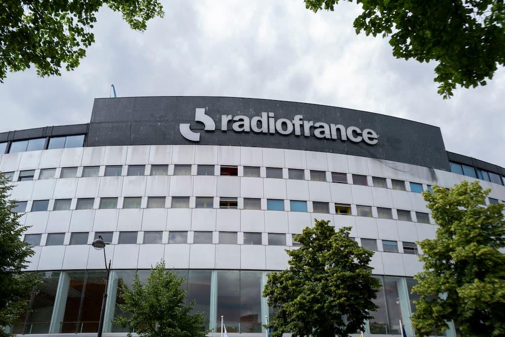 «Un agent dormant» au sein de France Inter ? Un exemplaire de «La Meute» remis à LFI avant sa parution