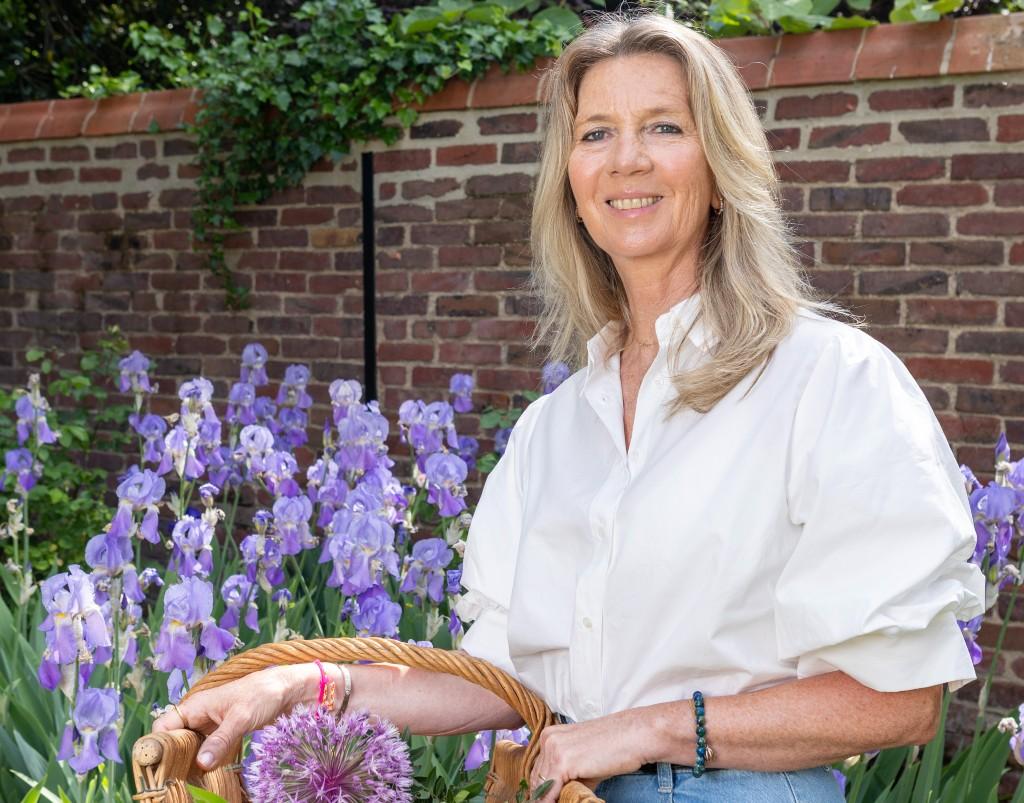 Élisabeth de Feydeau : comment les femmes ont fait du parfum un outil de pouvoir