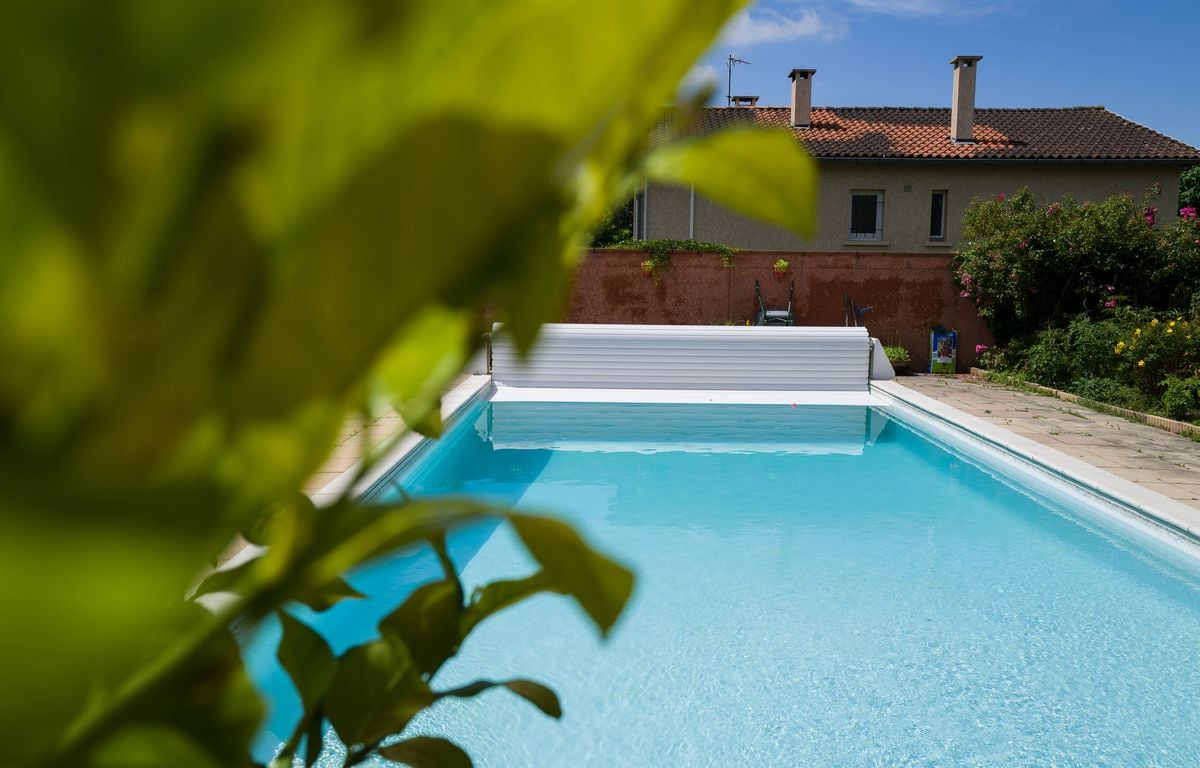Toulouse : Un homme décède après s’être baigné dans la piscine d’une maison squattée