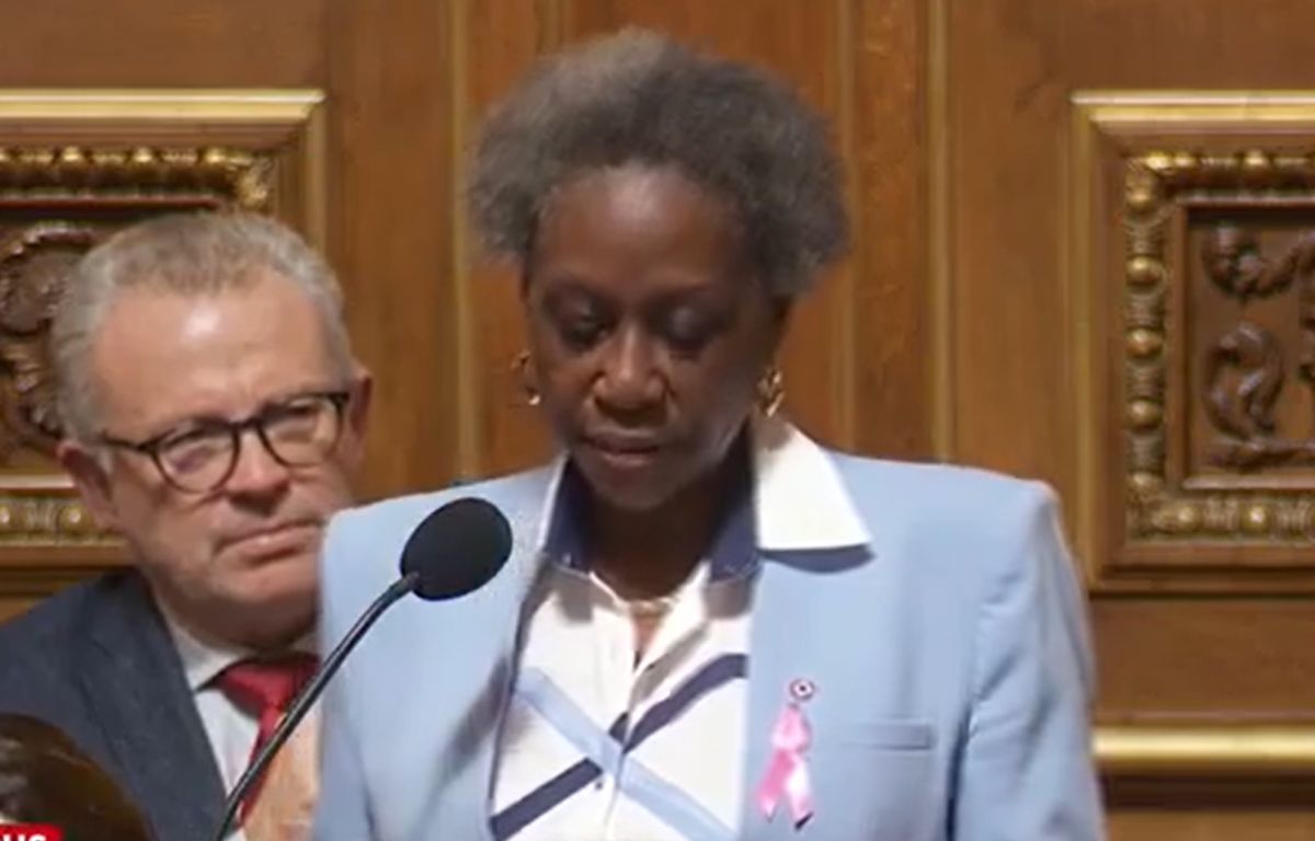 Contrebande : Une sénatrice LR arrêtée à l’aéroport de Roissy avec 22 kg de tabac