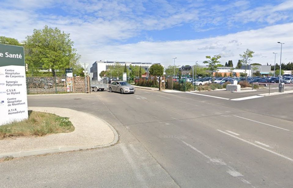 Vaucluse : Le corps d’un patient de 76 ans retrouvé sur le parking de l’hôpital de Carpentras