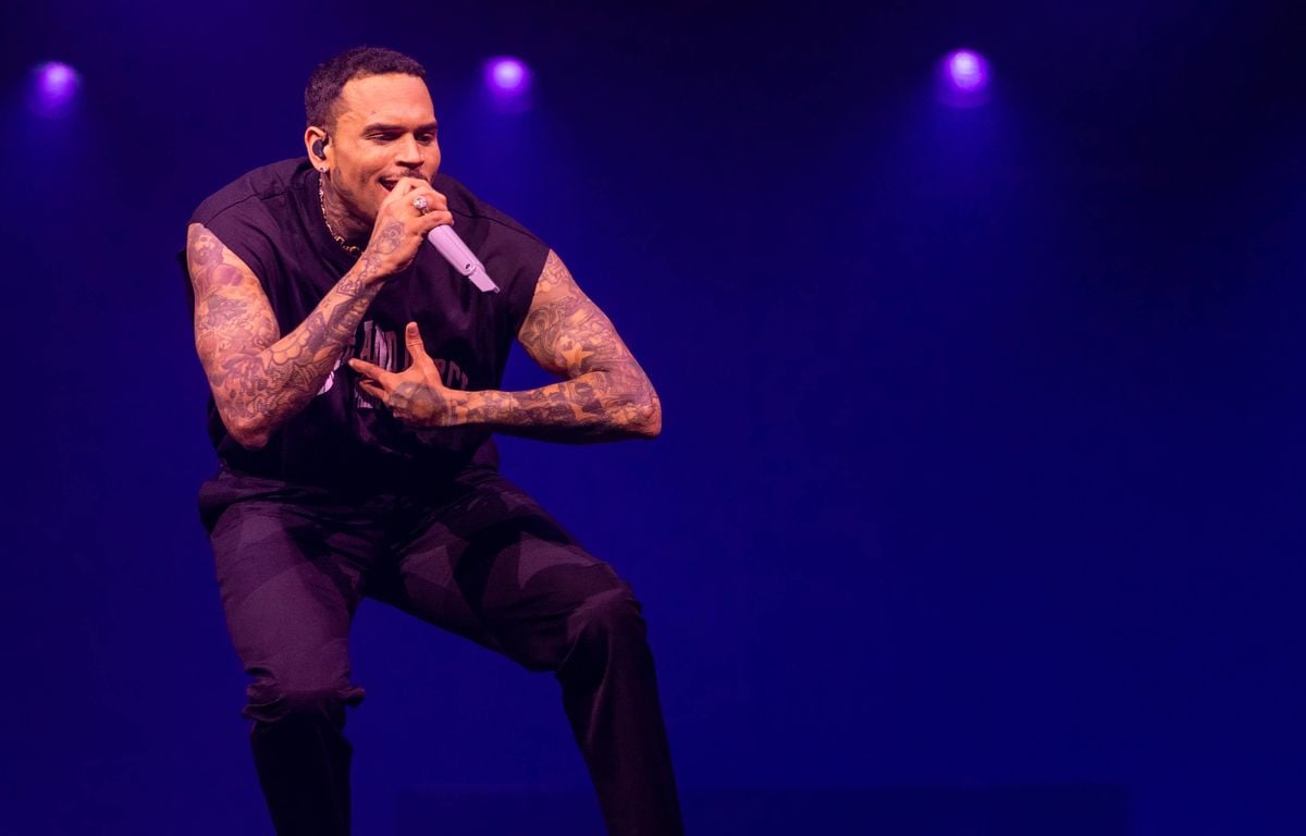 Royaume-Uni : Poursuivi pour coups et blessures, le chanteur Chris Brown libéré sous caution