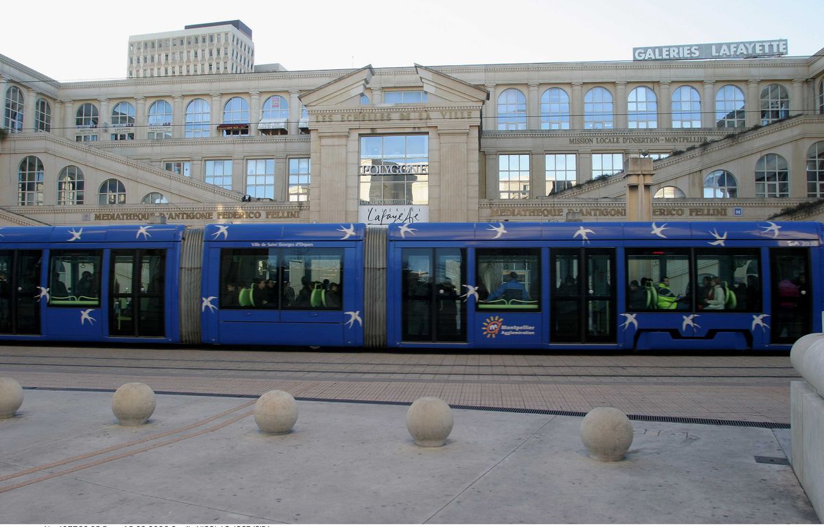Montpellier : Quelque 400 personnes évacuées du Polygone après un début d’incendie
