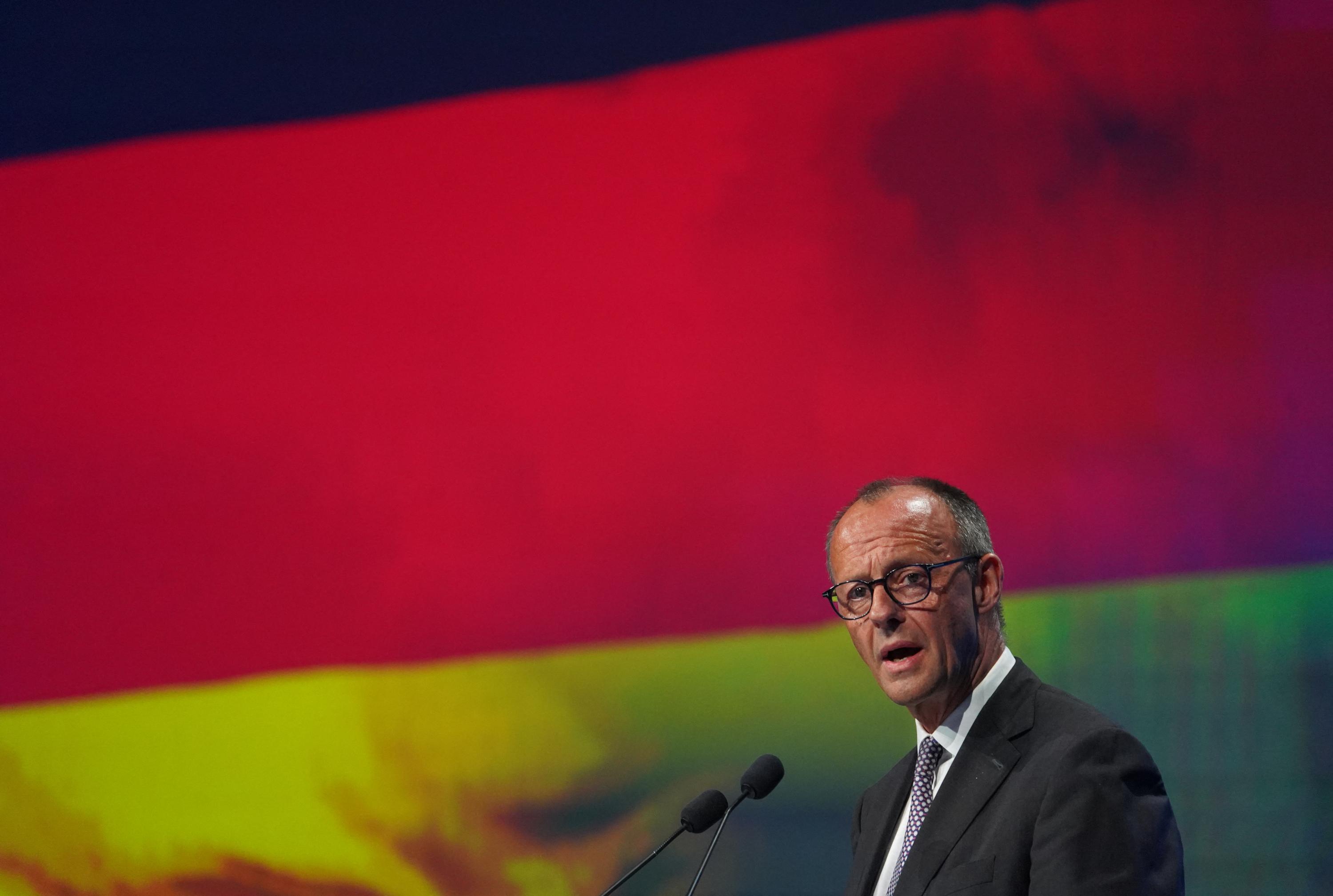 Friedrich Merz devient chancelier, François Bayrou au Sénat, grève de la SNCF… Les 4 infos dont vous allez entendre parler demain