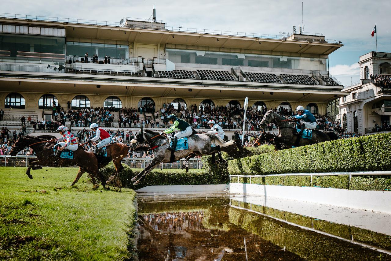 Grand Steeple-Chase de Paris : une course hippique hors-norme depuis 1874