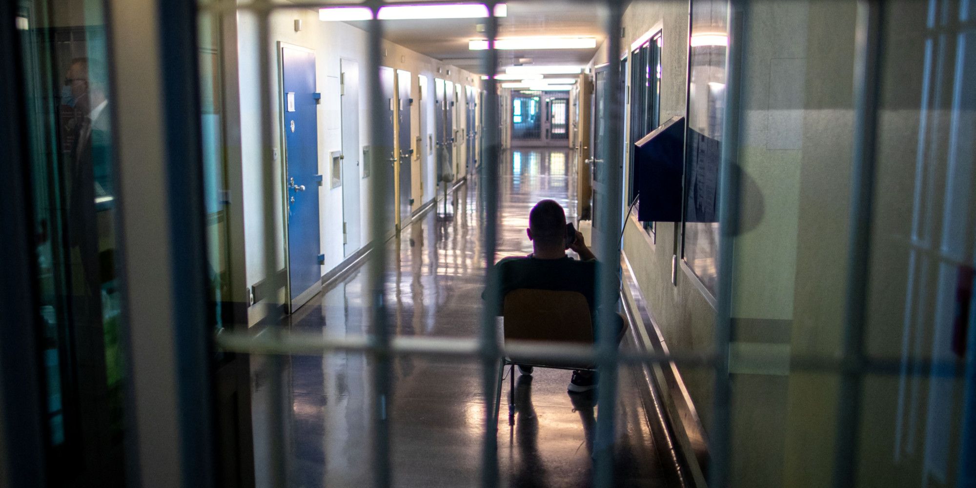 Prisons : plus de 83.000 détenus au 1er mai, un record inégalé