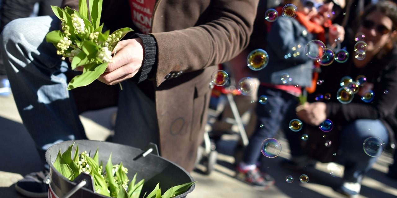 1er-mai : à Paris, un fleuriste brave l’interdiction d’embaucher pour vendre son muguet