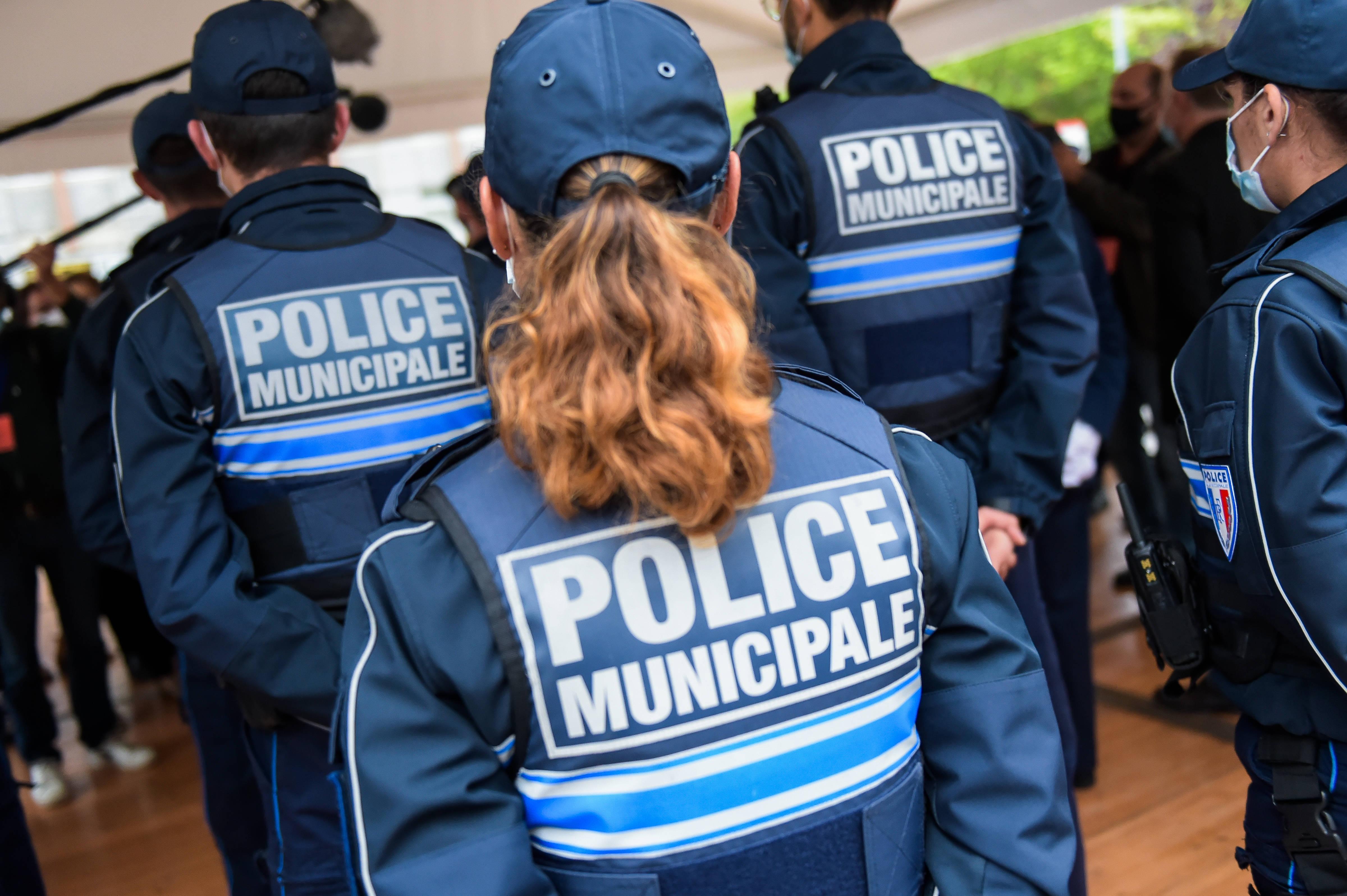 Ceux qui cassent et ceux qui sauvent : deux France face à face à Évian