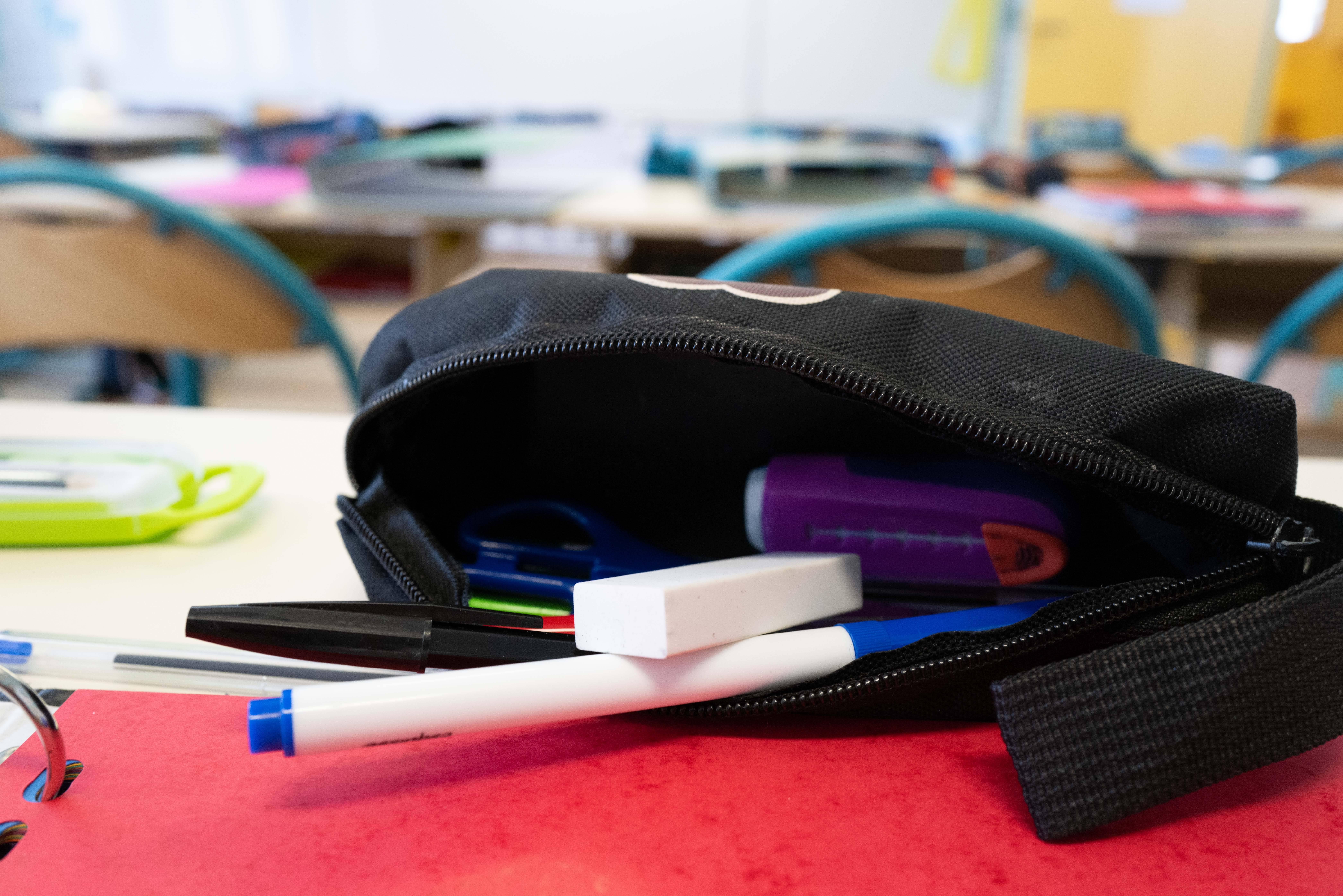 Haute-Savoie : une enseignante visée par des tirs de mortiers en pleine classe