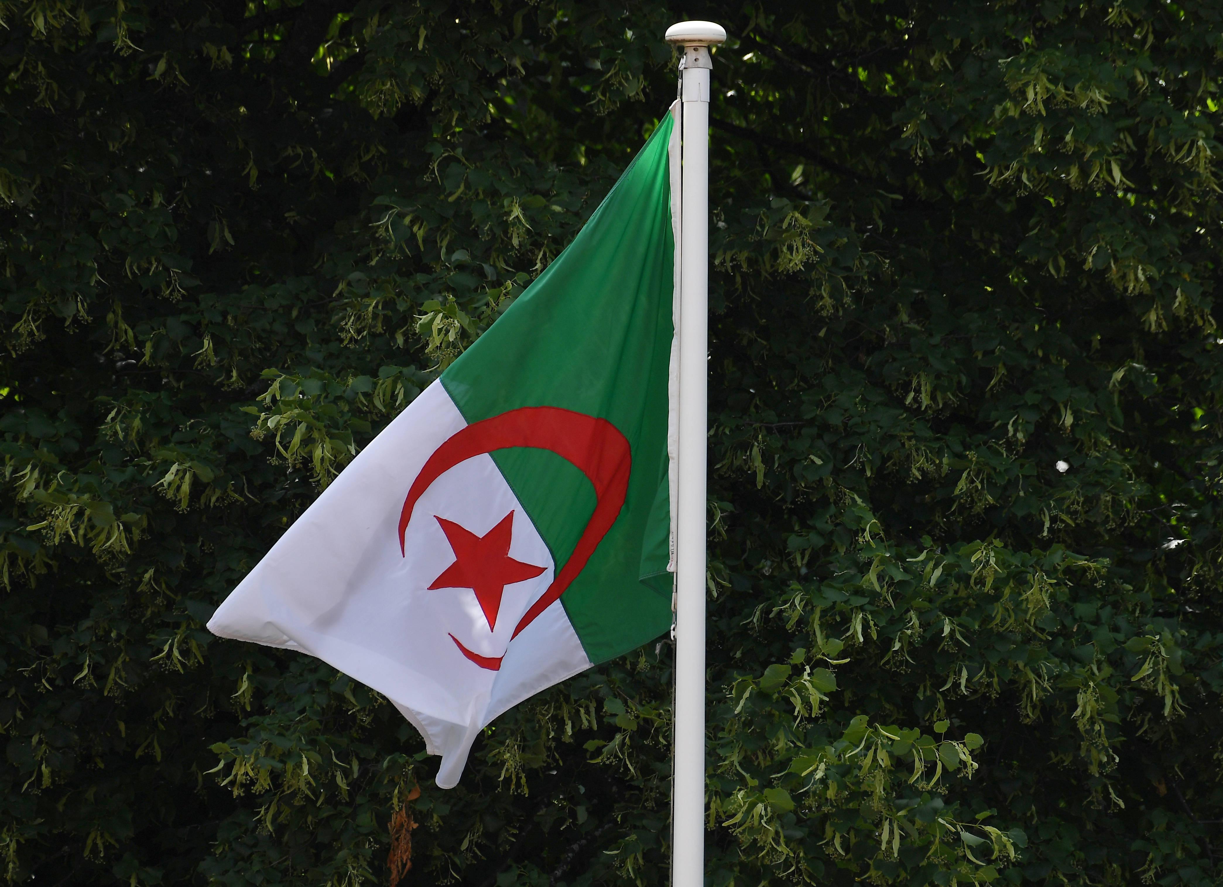 Algérie : trois prétendants à la présidentielle de 2024 condamnés à dix ans de prison ferme