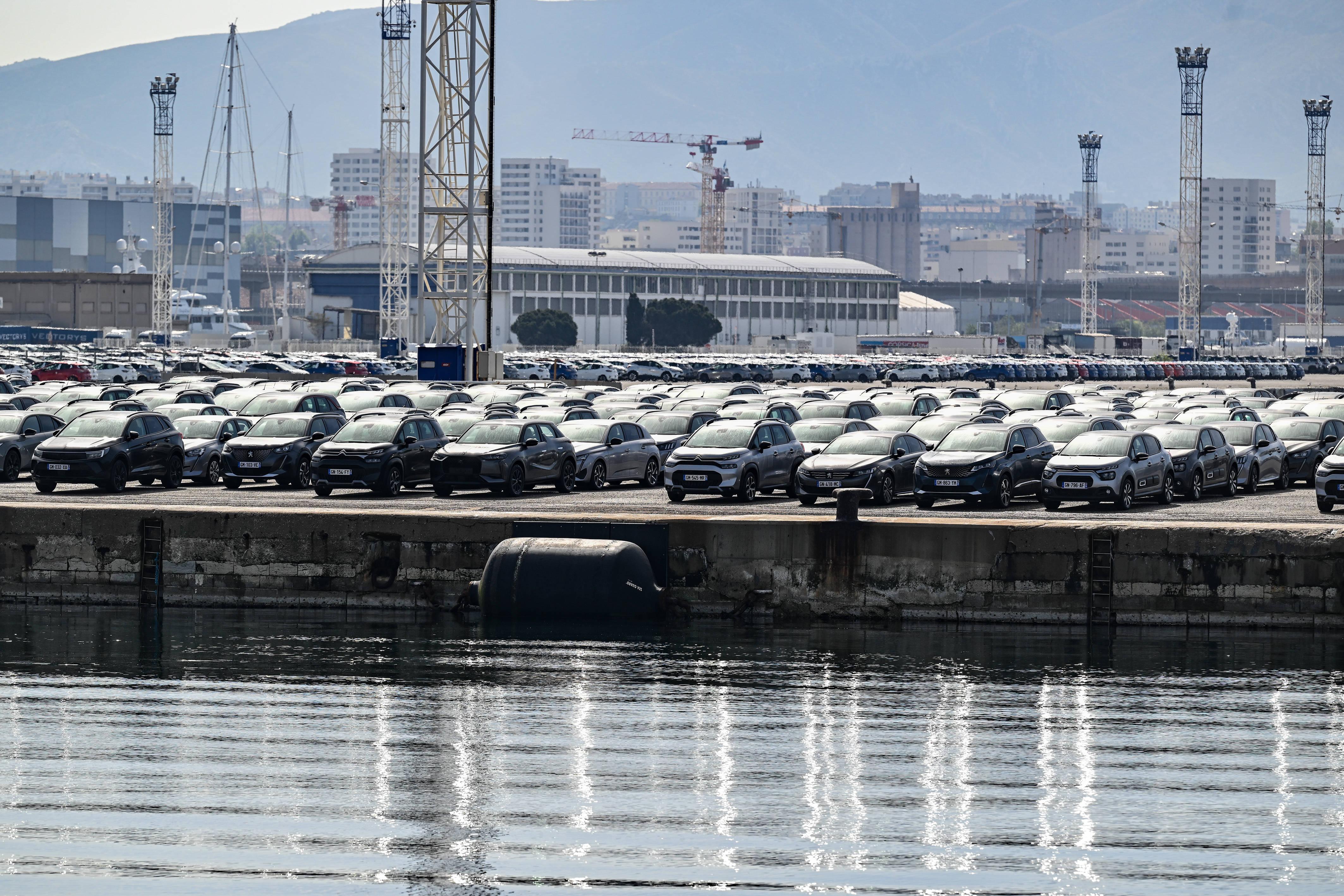 Vaste trafic de voitures volées entre la France et l’Algérie : dix malfaiteurs mis en examen à Marseille