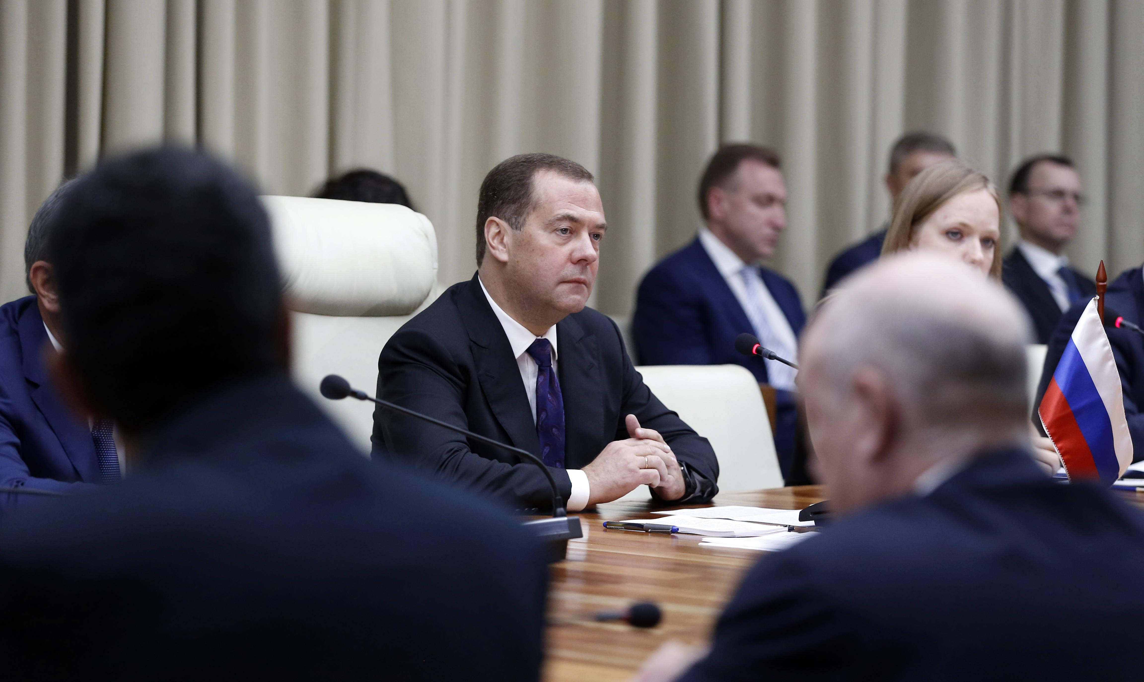 «Troisième Guerre mondiale» : Medvedev met en garde Trump après ses critiques à l’égard de Poutine