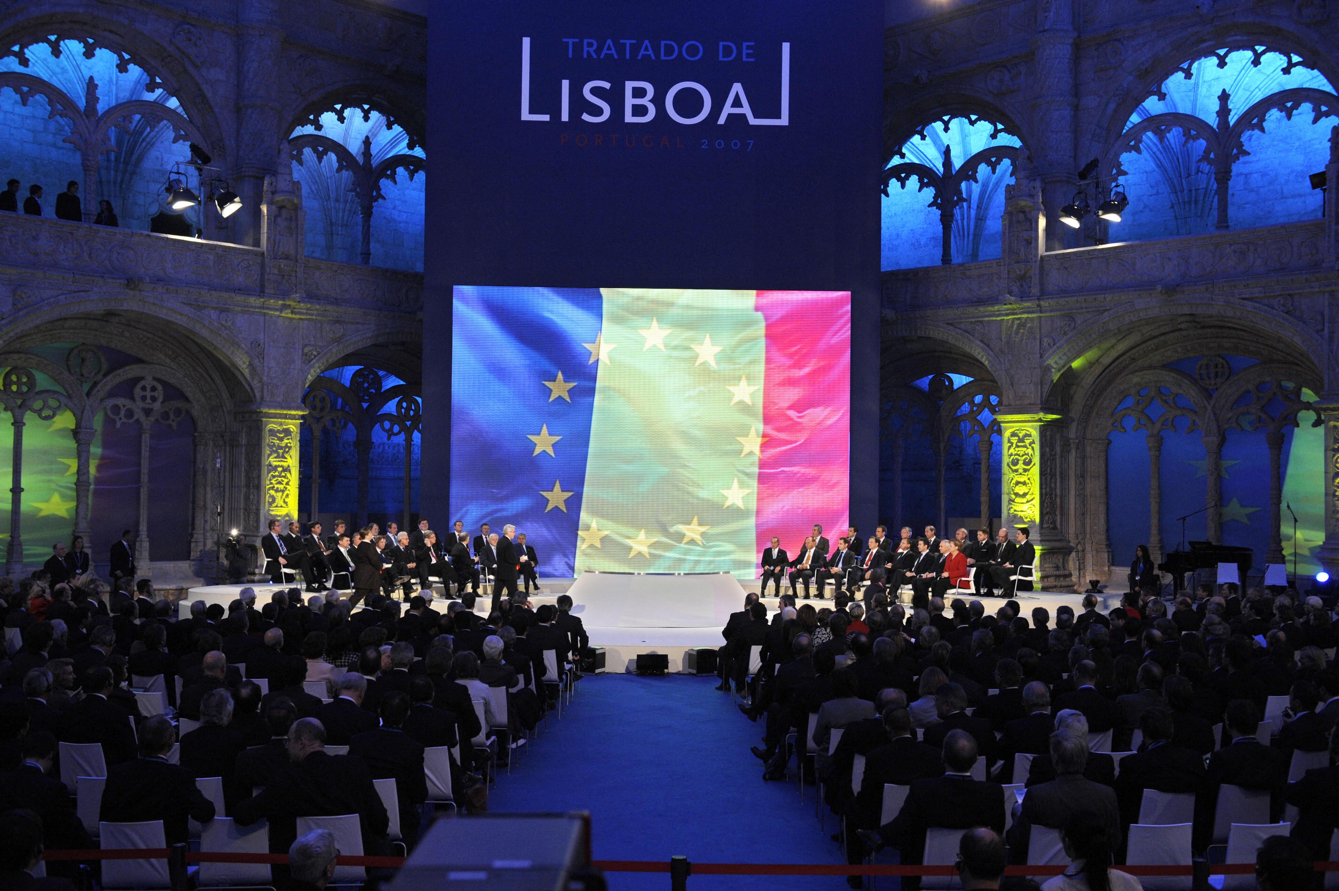 Nicolas Dupont-Aignan : Vingt ans après le «non» à l’Europe, la France trahie