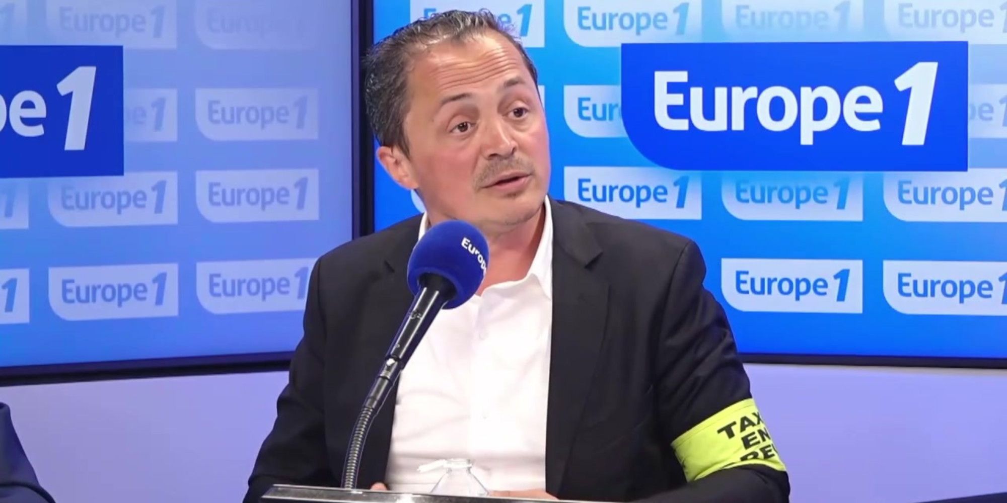 Cyril Hanouna – «On va peut-être s’inviter à Roland-Garros», menace un chauffeur de taxi