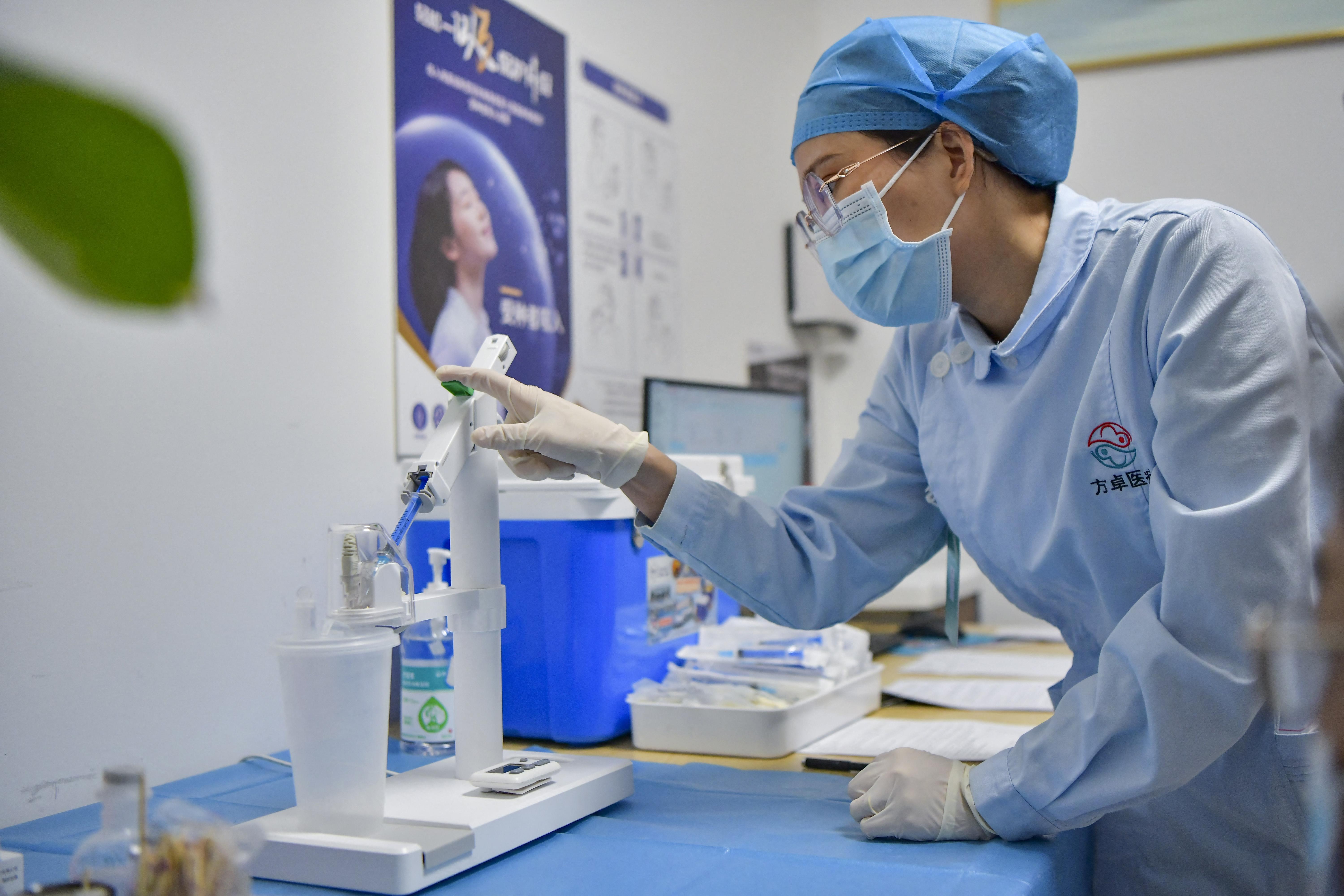 Origine du Covid : l’OMS relance la piste de l’accident de laboratoire