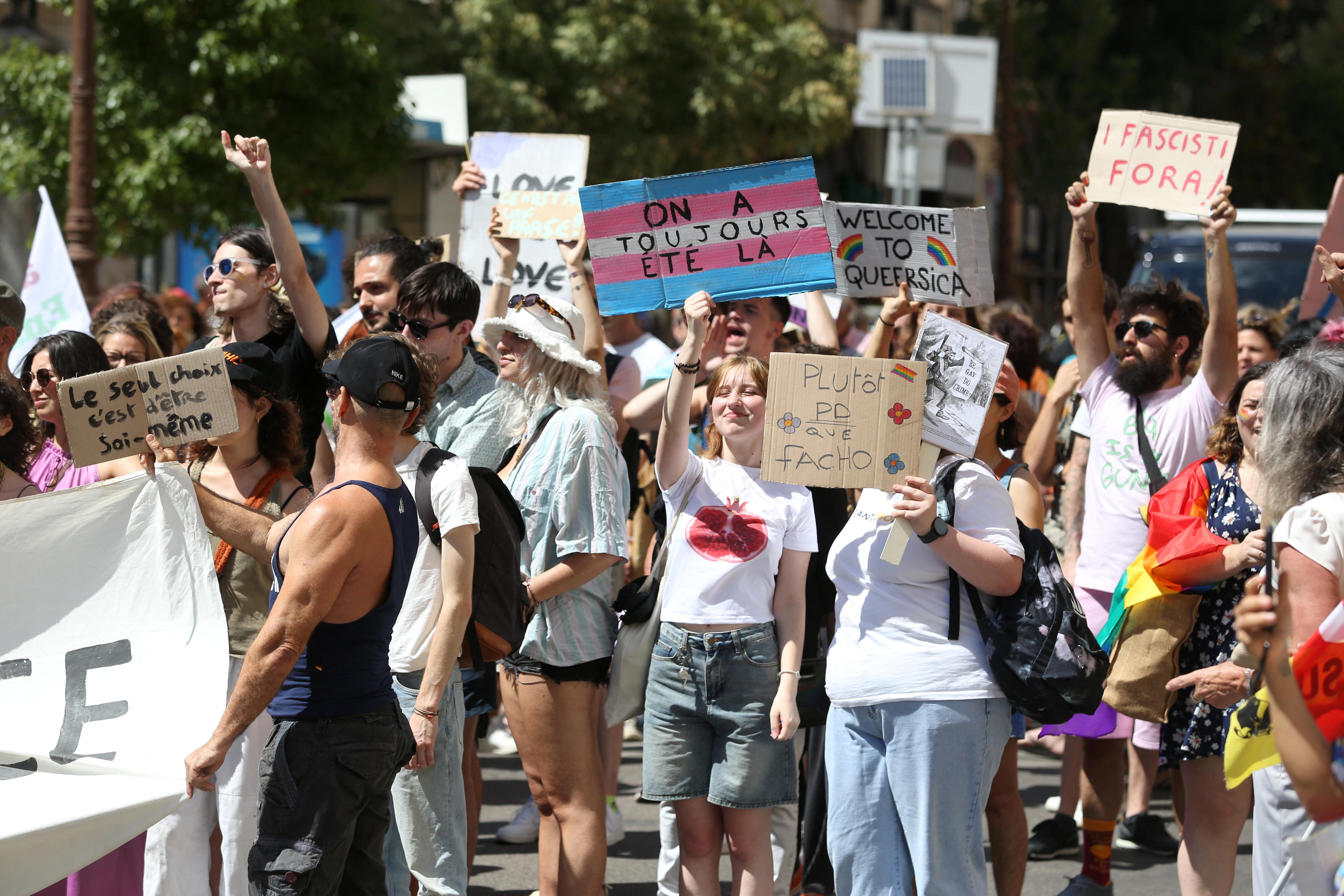 Dilcrah, subventions publiques et Gay Pride : comment l’État fabrique le militantisme LGBT