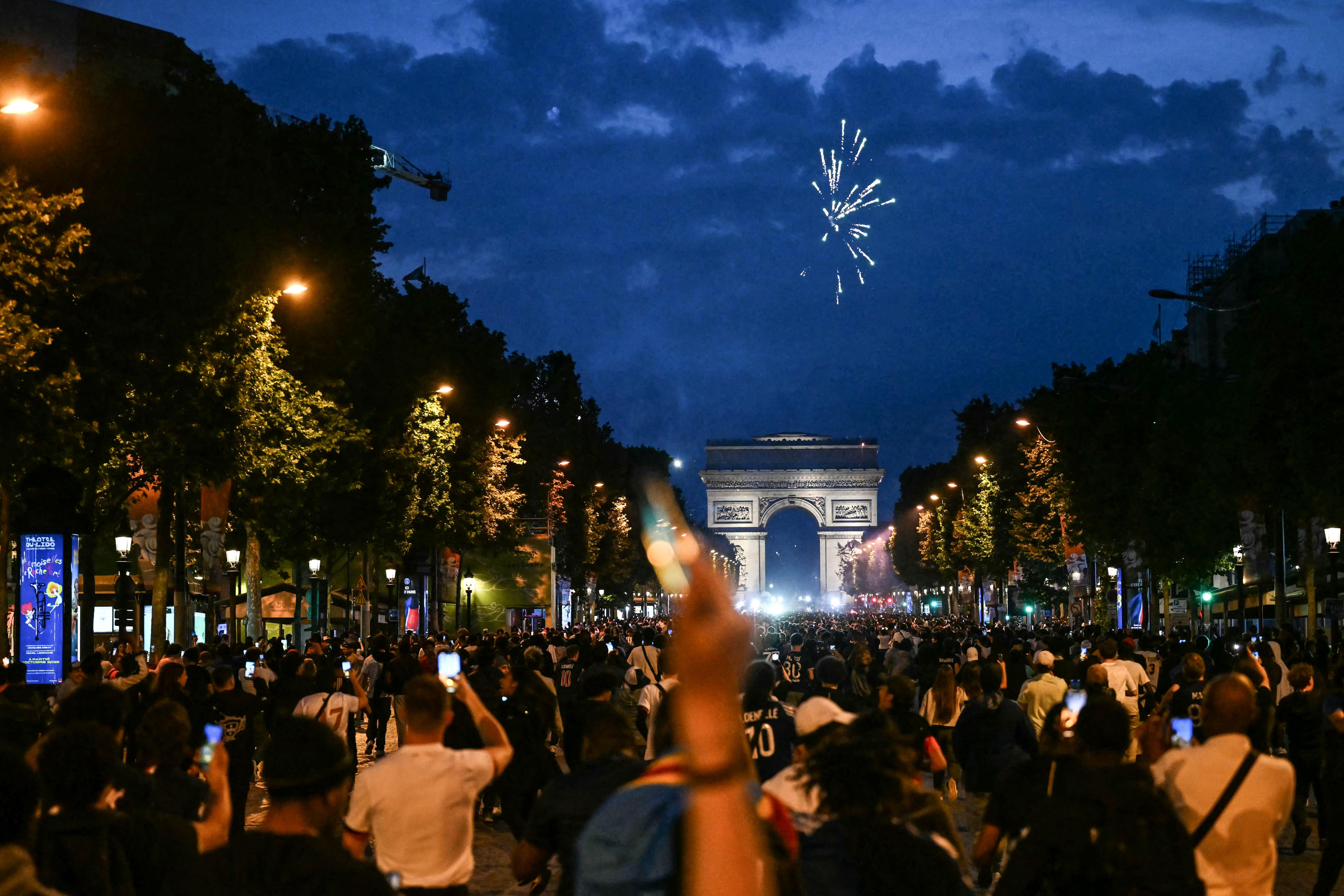 Une victoire éclatante, un pays en clair-obscur