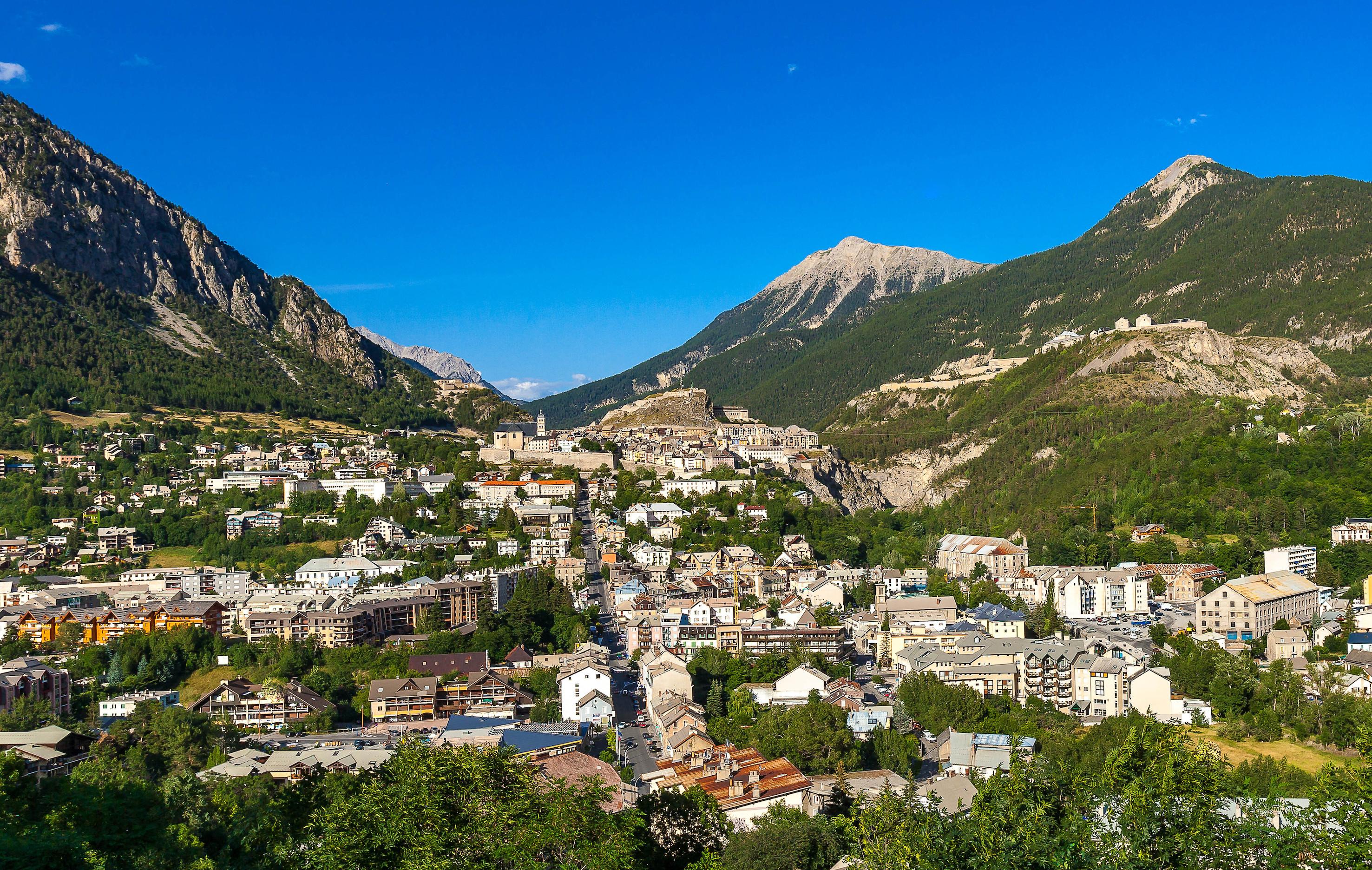 Immigration clandestine : «Une vraie police des frontières est une urgence !» alerte le maire de Briançon, Arnaud Murgia