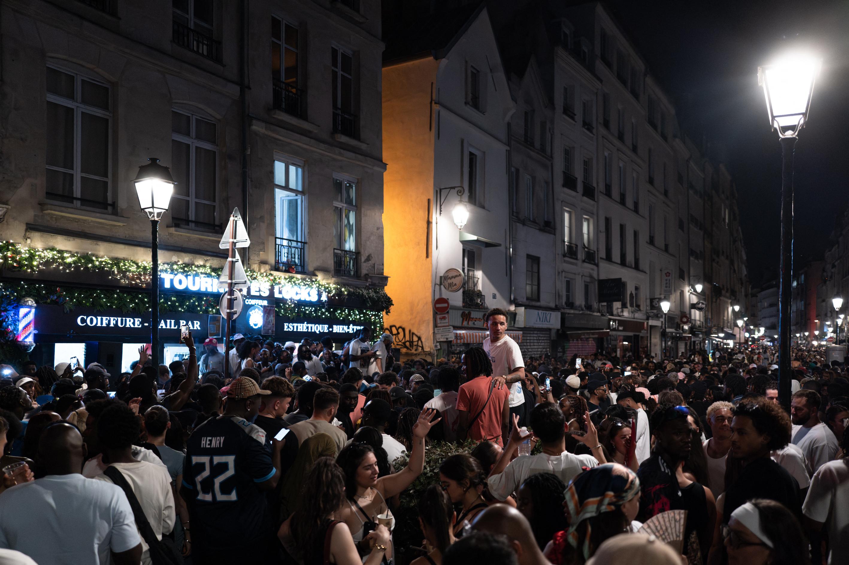 Fête de la musique à Paris : six personnes poignardées, des dizaines d’interpellations