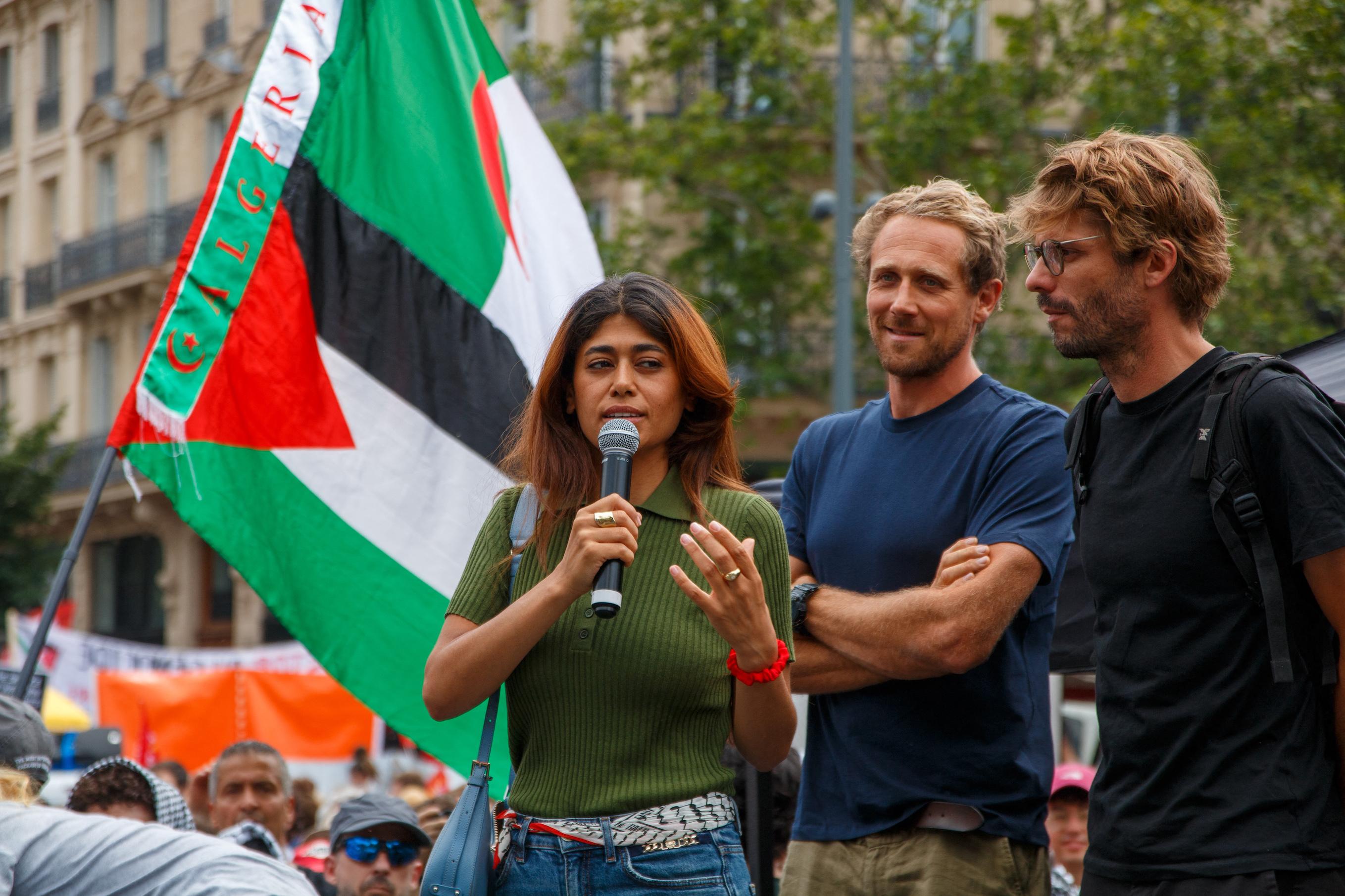 Harcèlement en ligne, doxxing et appels au boycott : la fatwa selon LFI