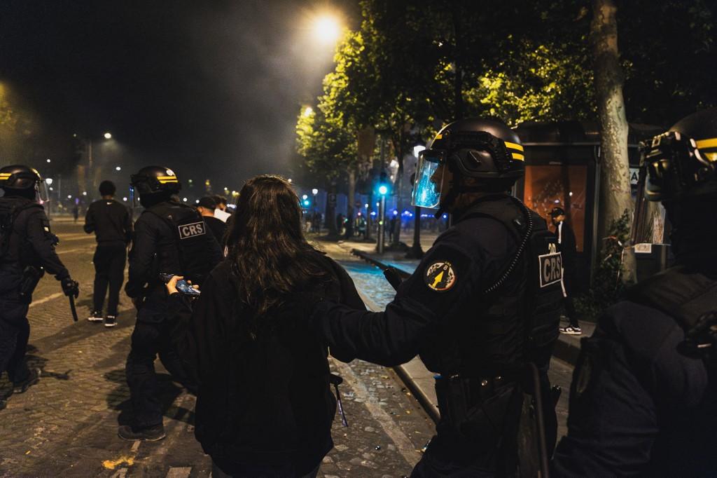 Violences après le sacre du PSG : quand les femmes fuient là où elles pourraient célébrer