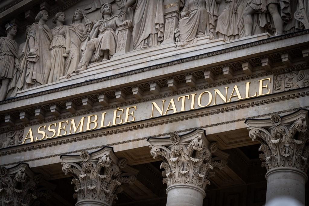 Assemblée nationale : l’interdiction des mariages avec un étranger sous OQTF approuvée en commission