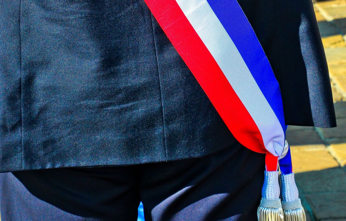 Isère : Un carton d’excréments retrouvé devant la permanence d’un député RN