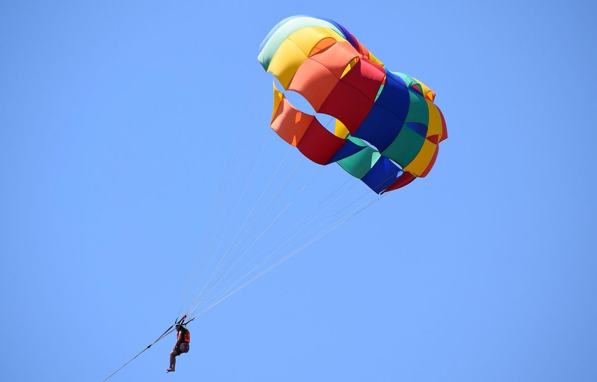 Monténégro : En plein vol, elle détache le harnais de son parachute et se tue en chutant dans le vide