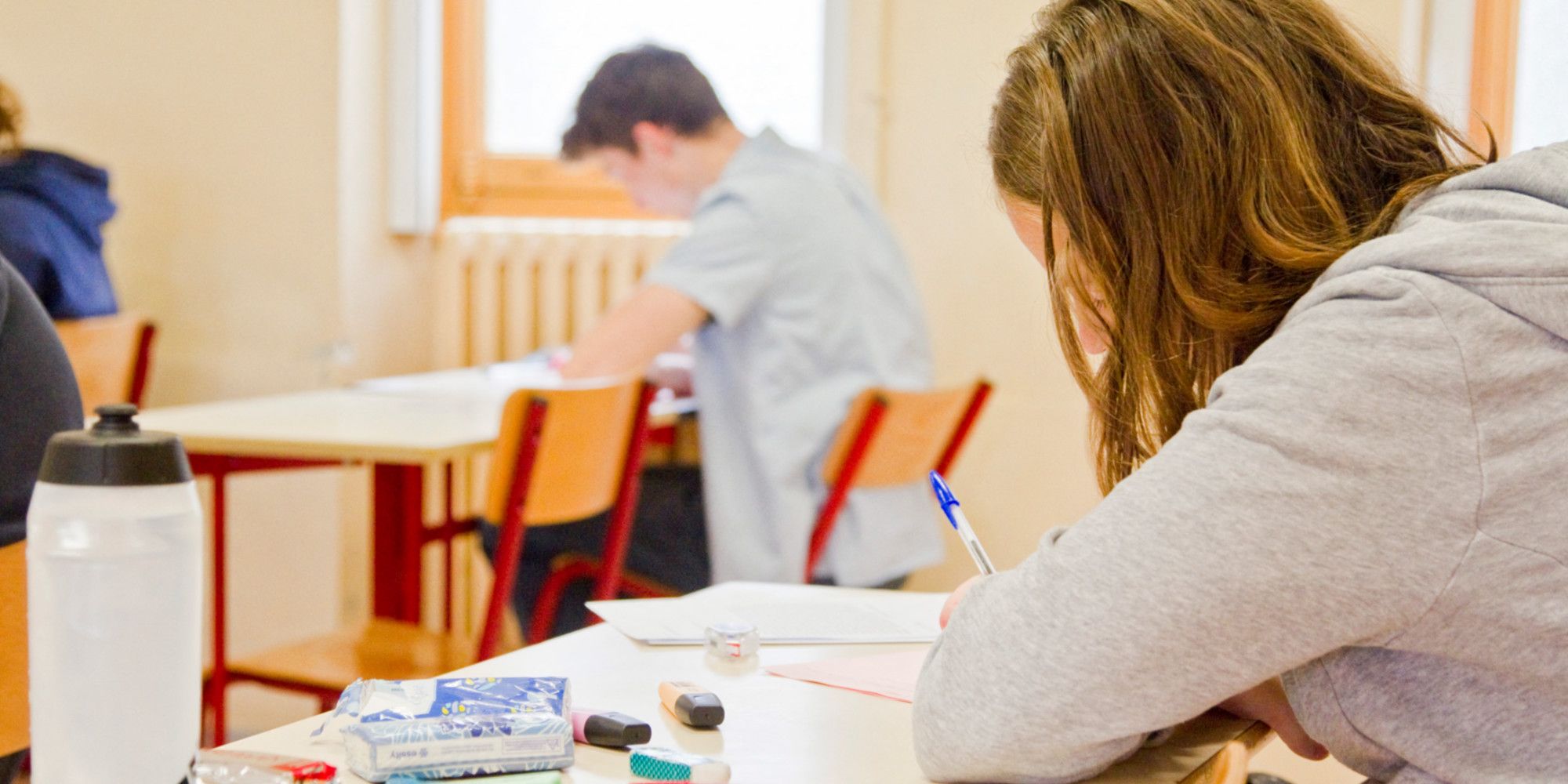 Pour préparer le bac et le brevet, une lycéenne de 16 ans partage 2.000 fiches de révisions gratuites sur Instagram